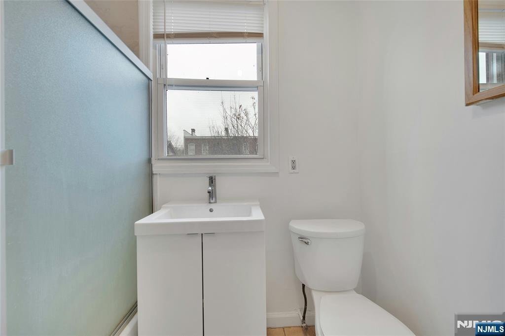 811 Montgomery Street 201