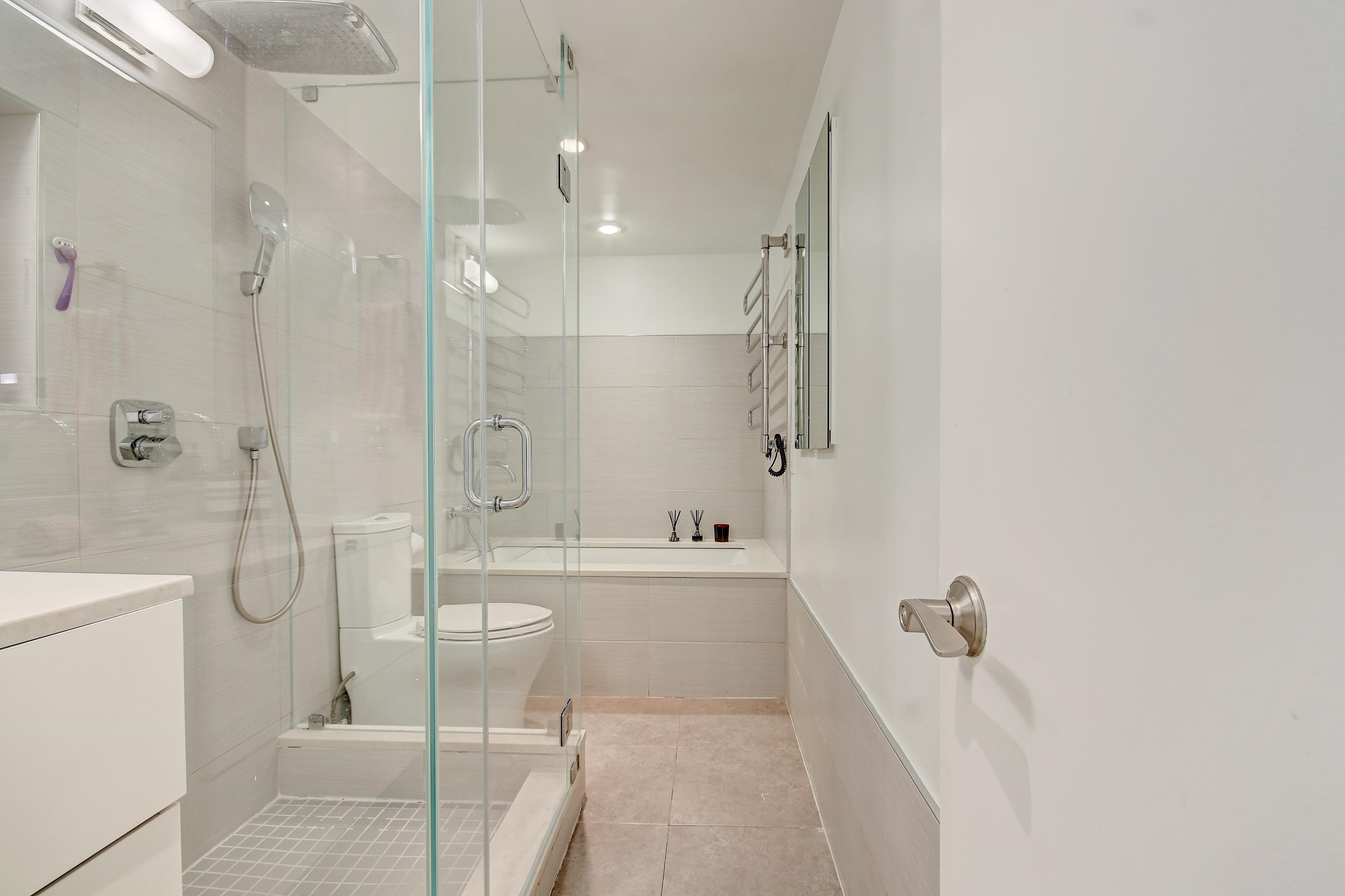 520 MANILA AVE Unit: 1