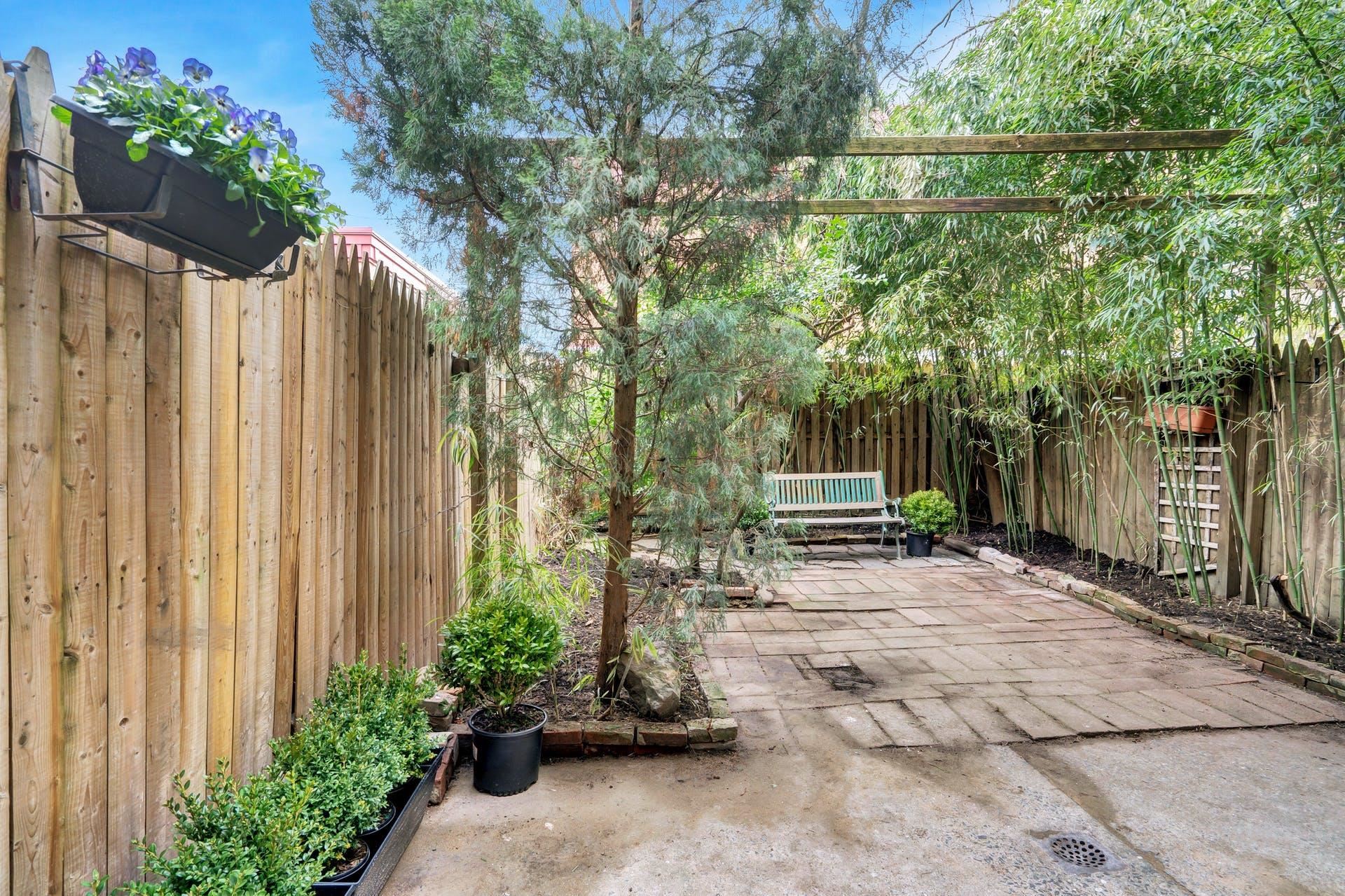 520 MANILA AVE Unit: 1