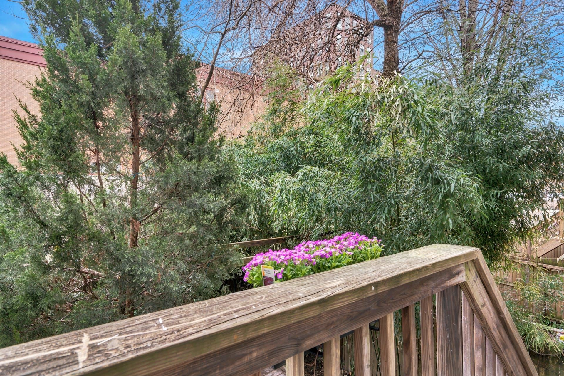 520 MANILA AVE Unit: 1