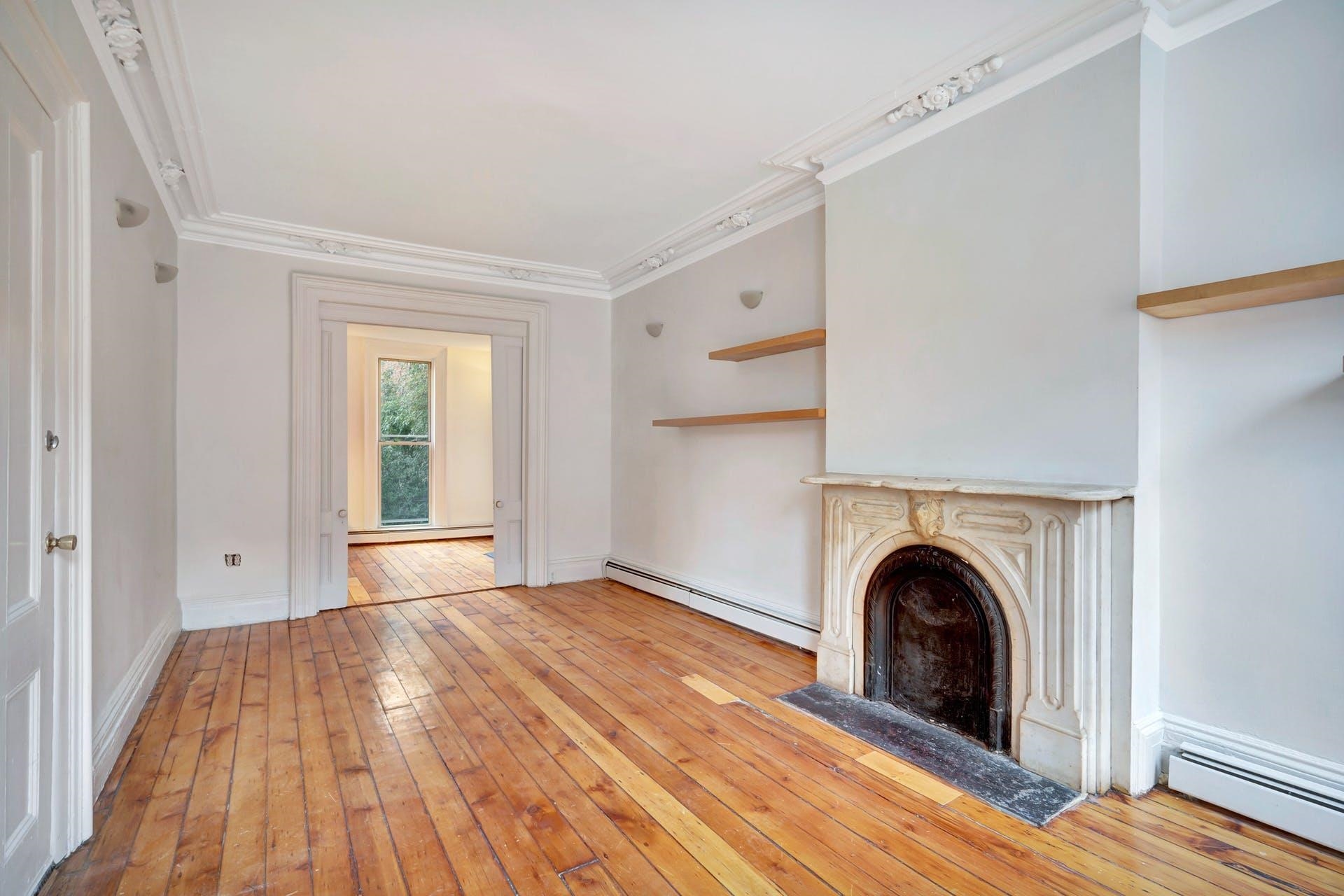 520 MANILA AVE Unit: 1