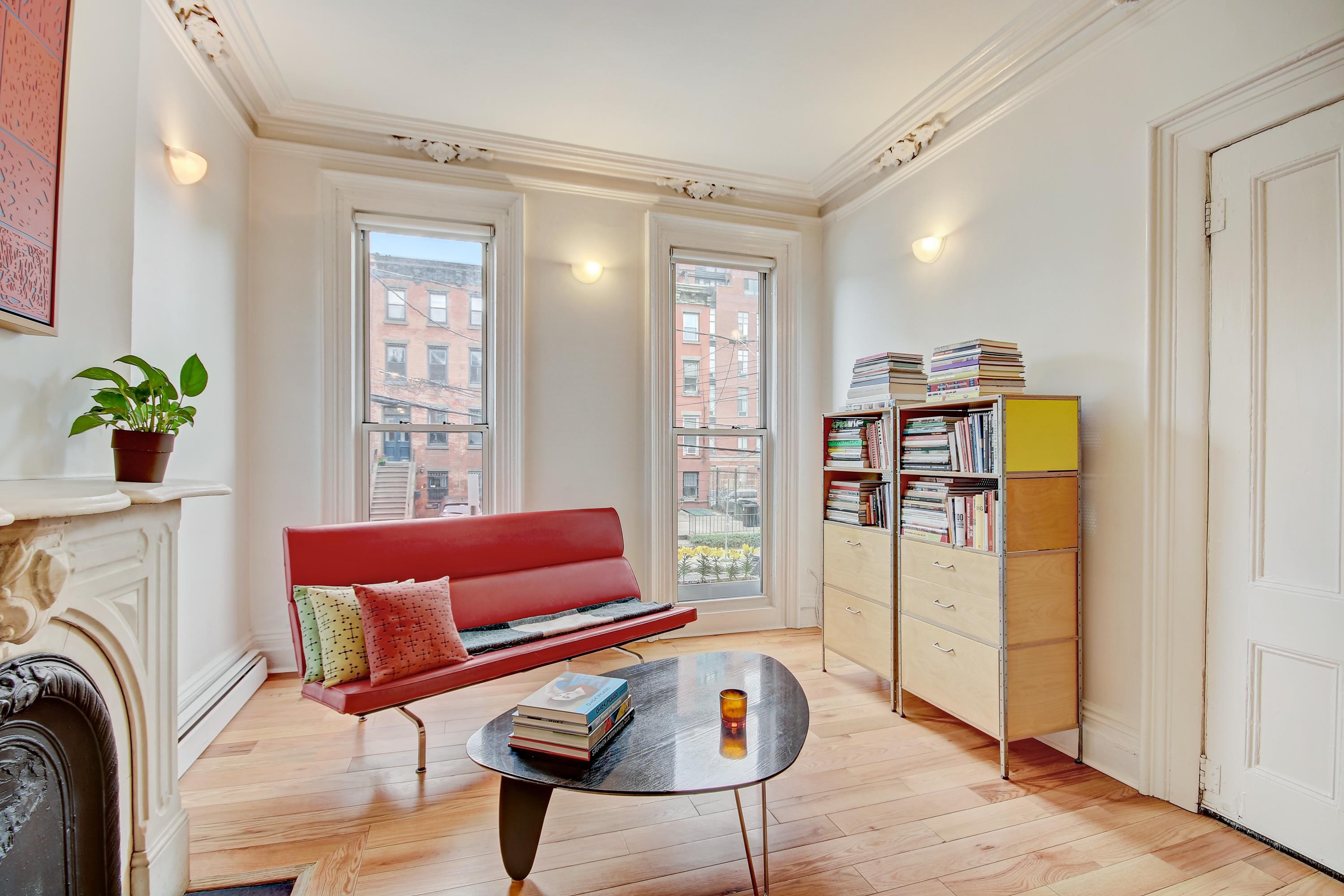 520 MANILA AVE Unit: 1