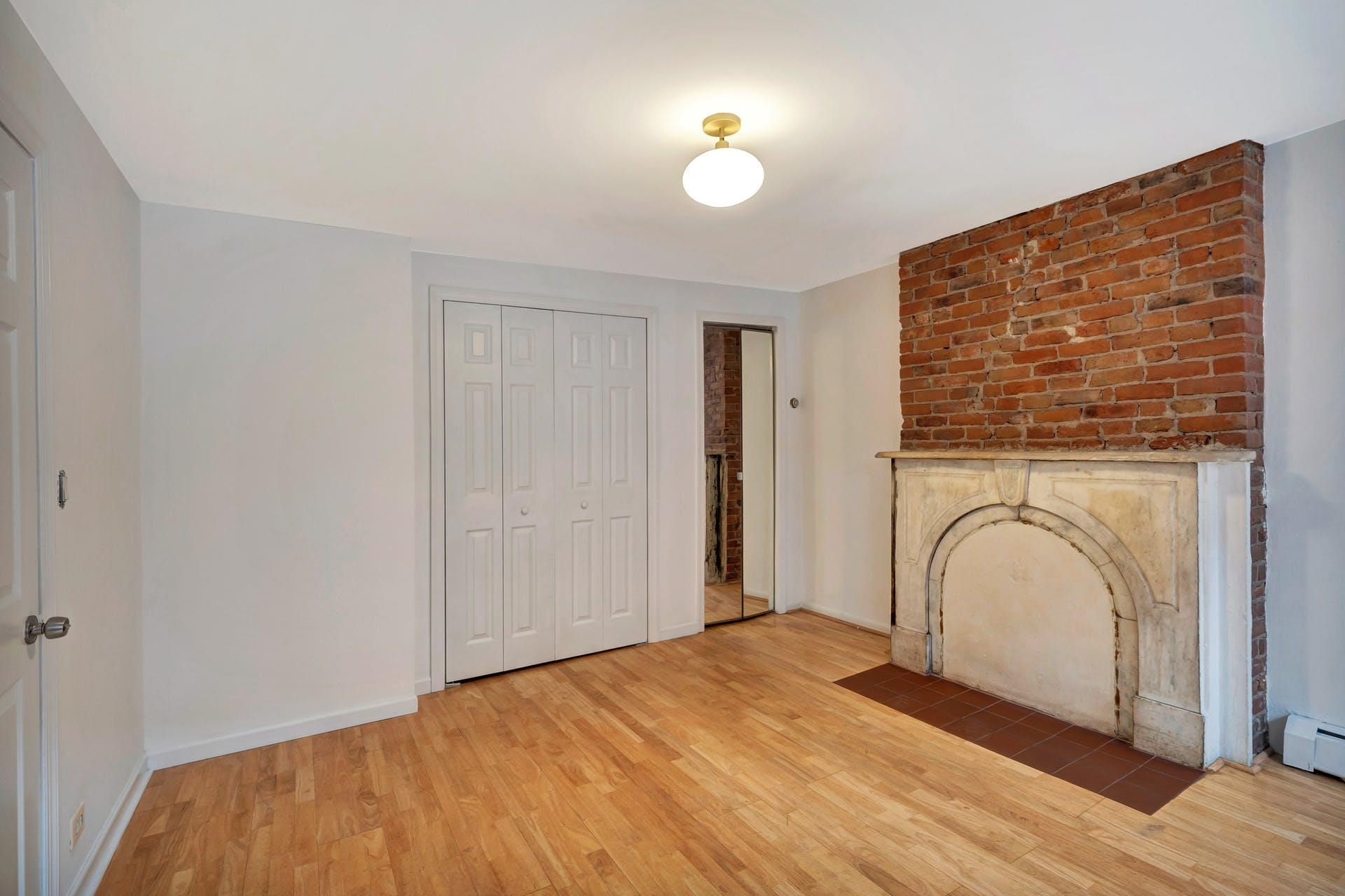 520 MANILA AVE Unit: 1