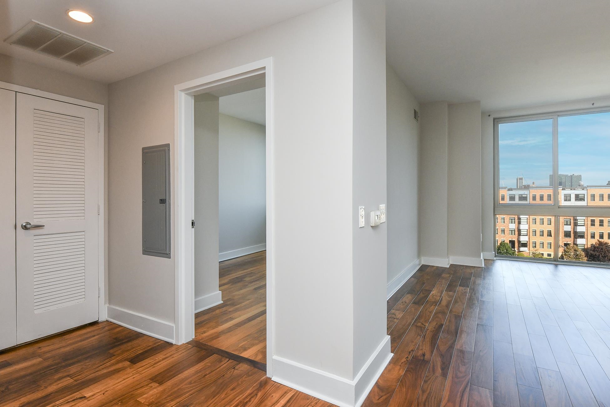 800 JACKSON ST Unit: 607