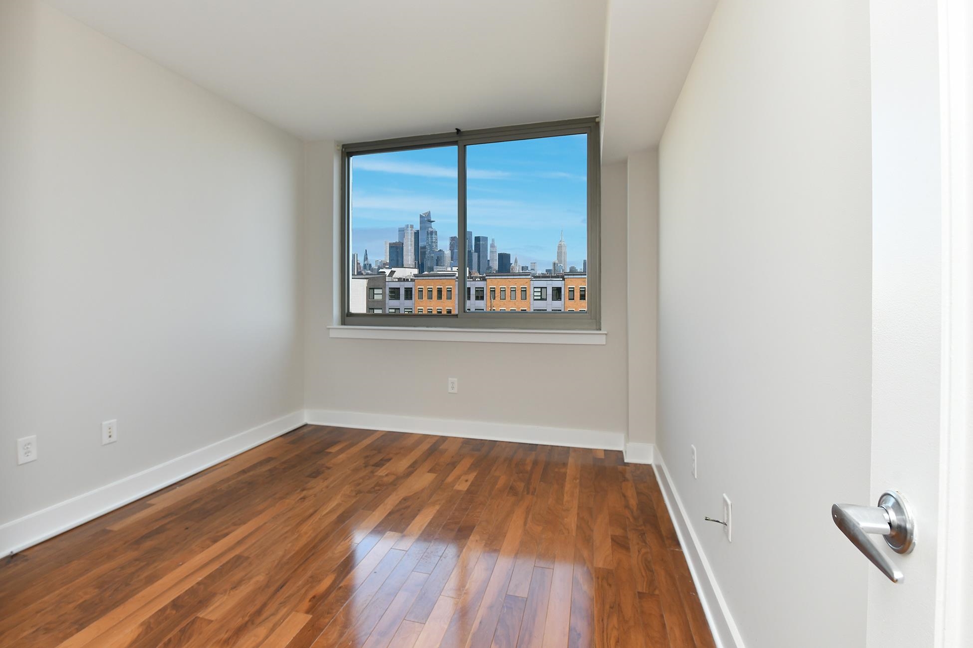 800 JACKSON ST Unit: 607