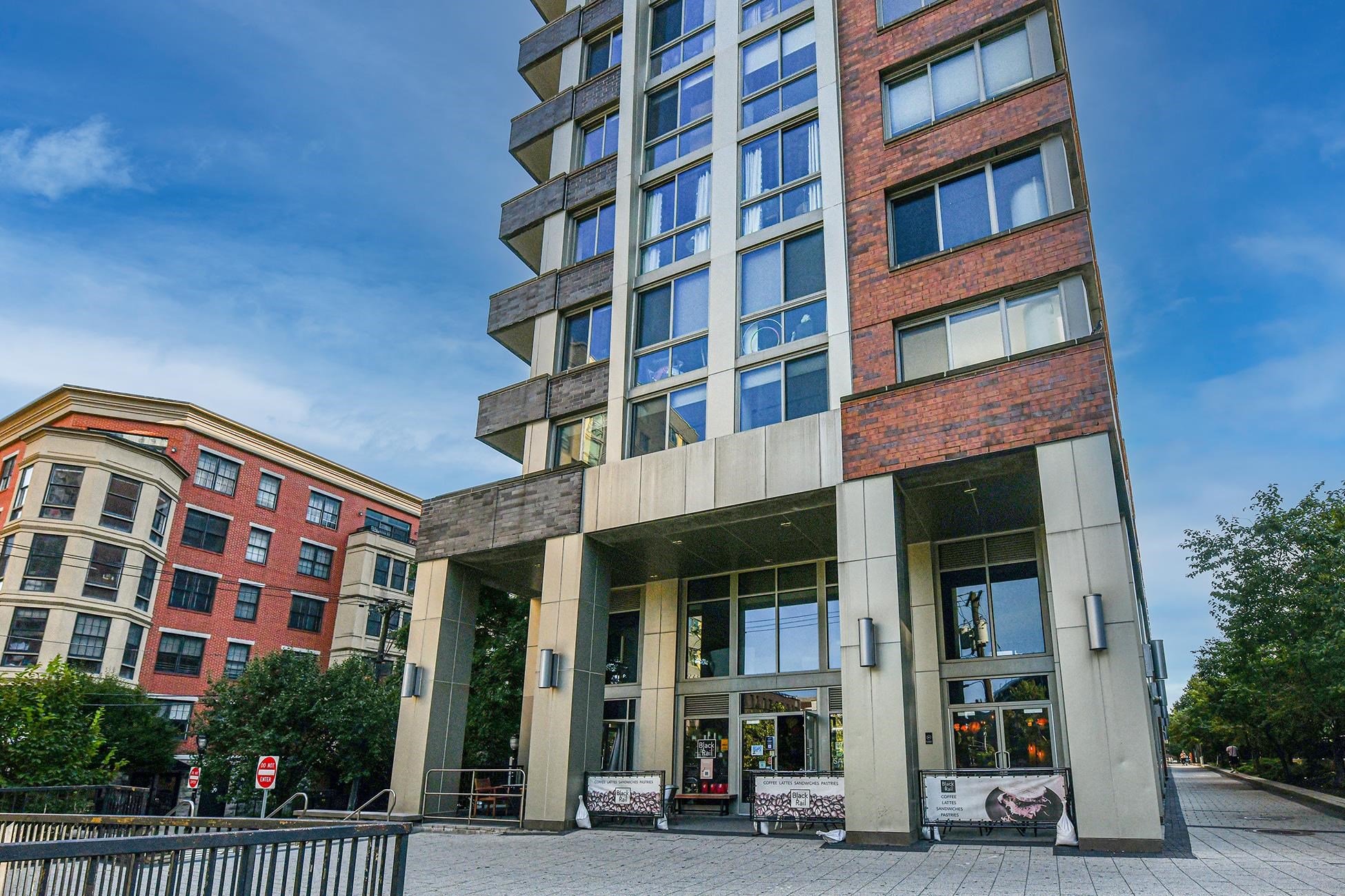 800 JACKSON ST Unit: 607