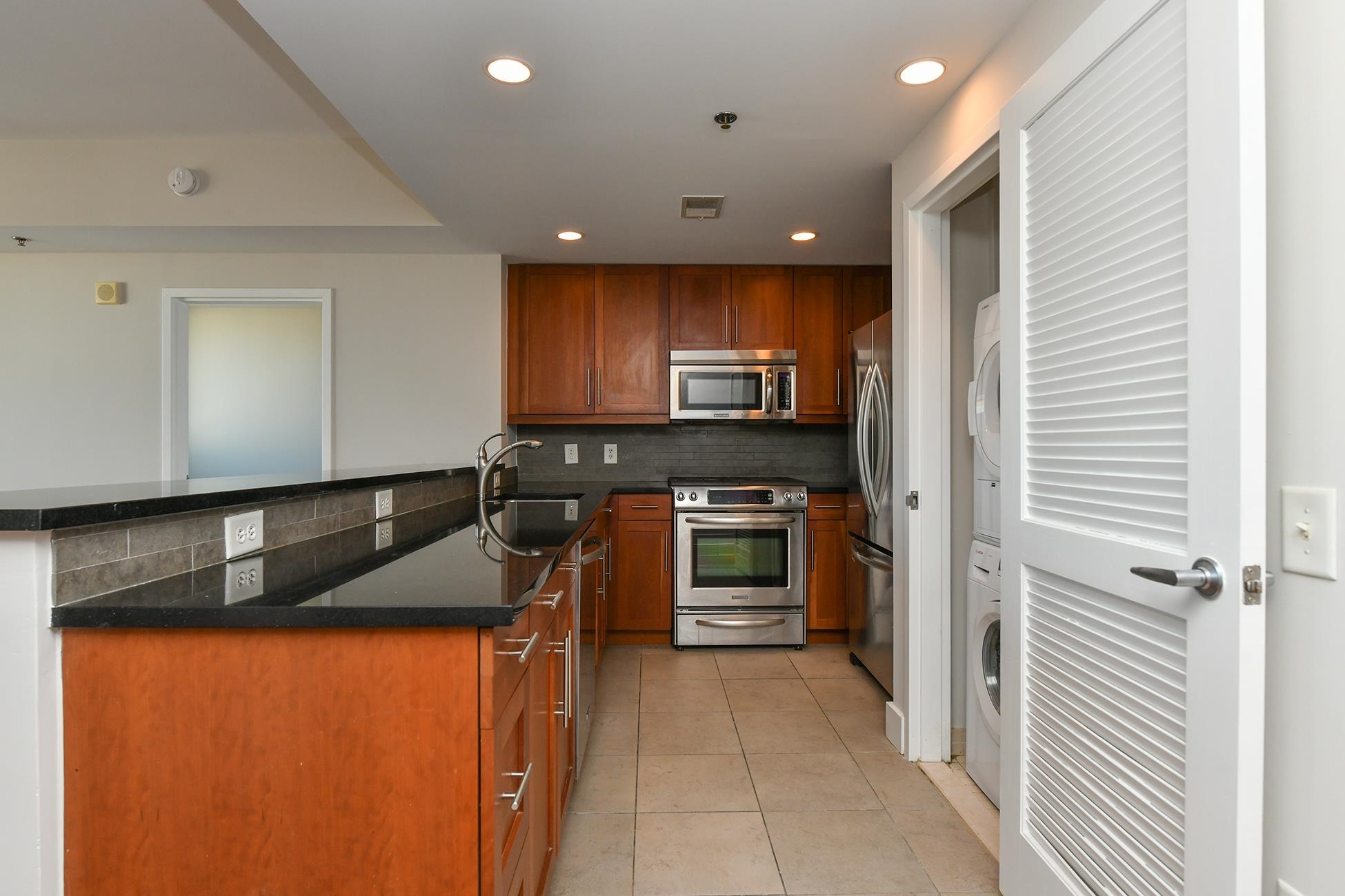 800 JACKSON ST Unit: 607