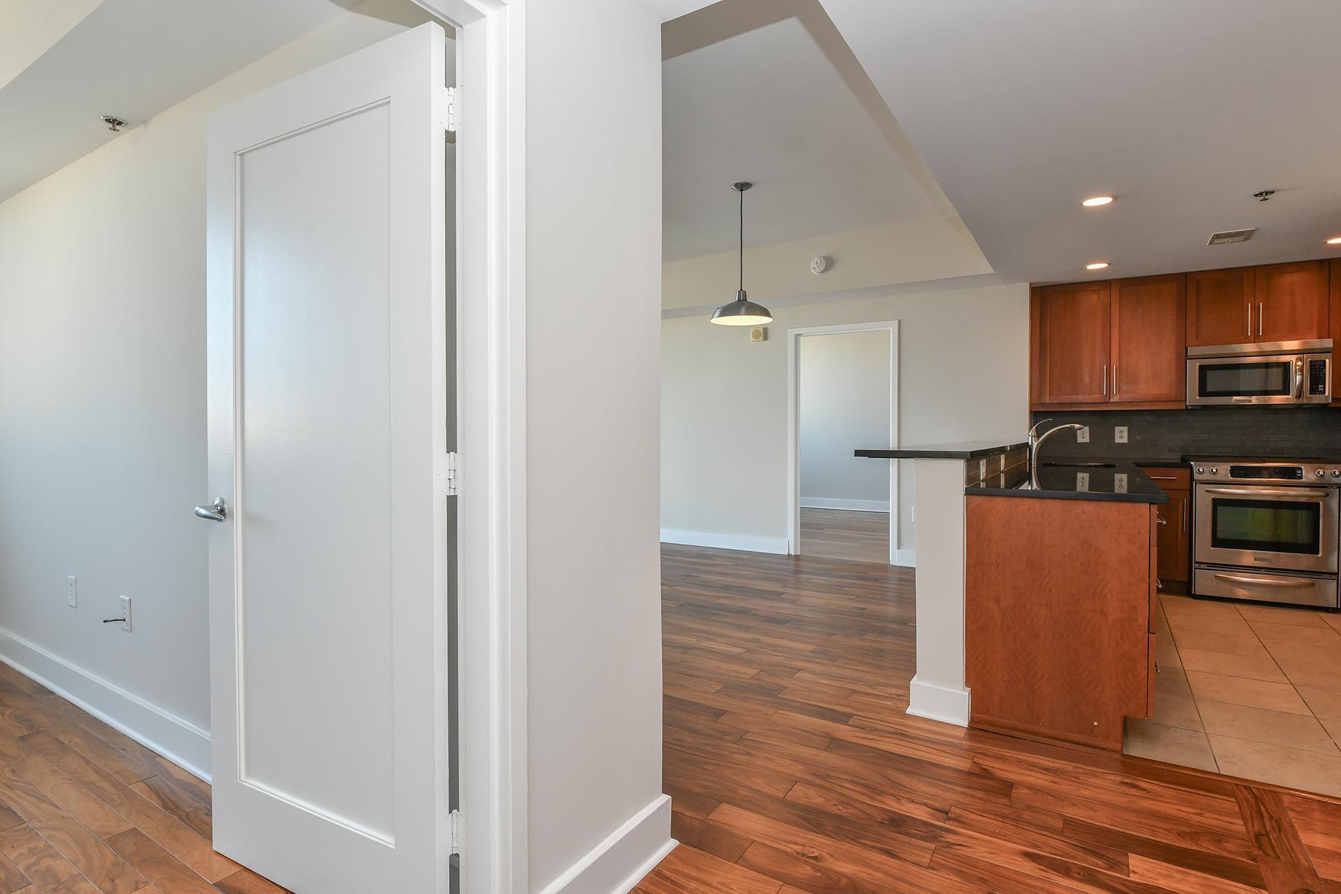 800 JACKSON ST Unit: 607
