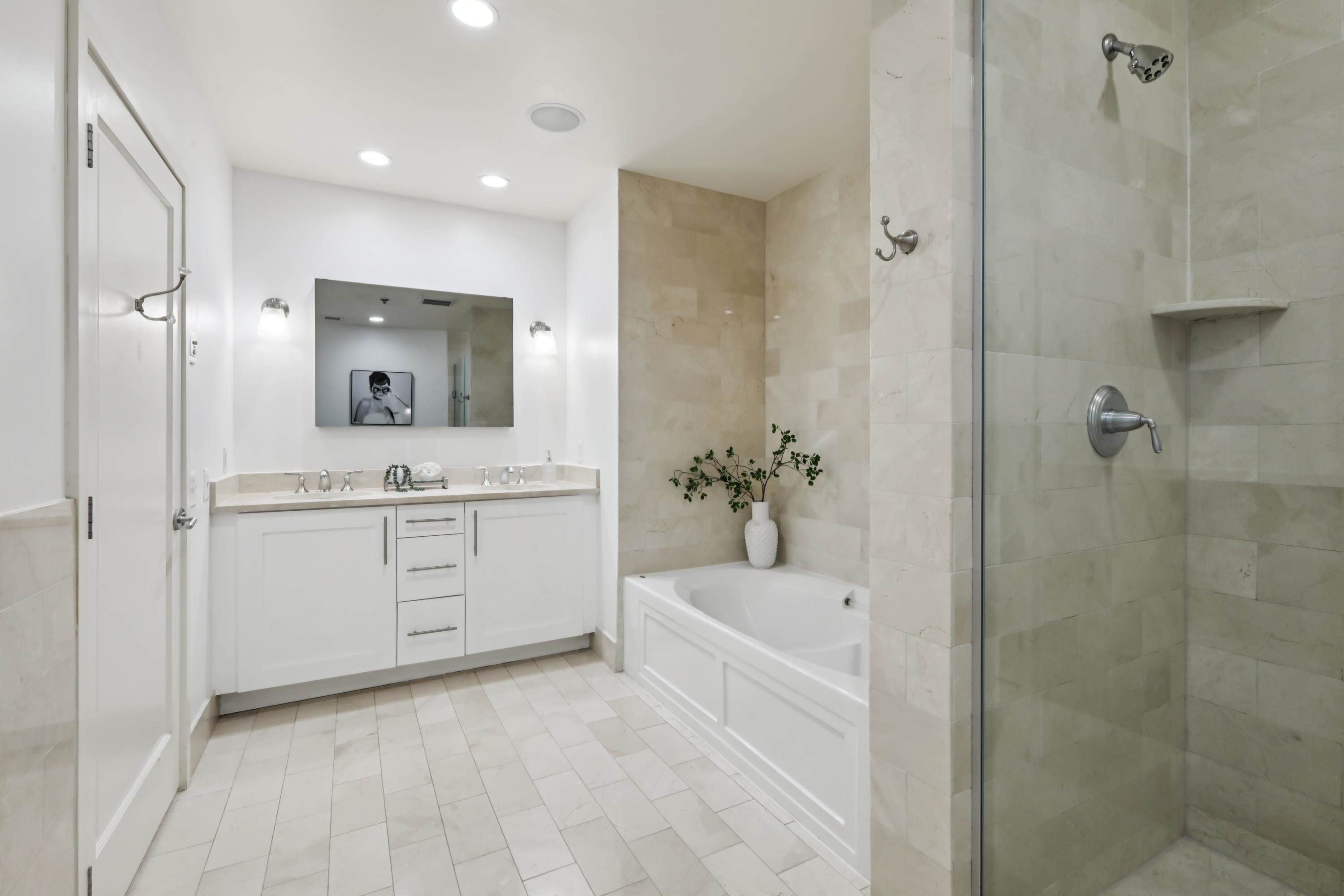 1025 MAXWELL LANE Unit: 1201