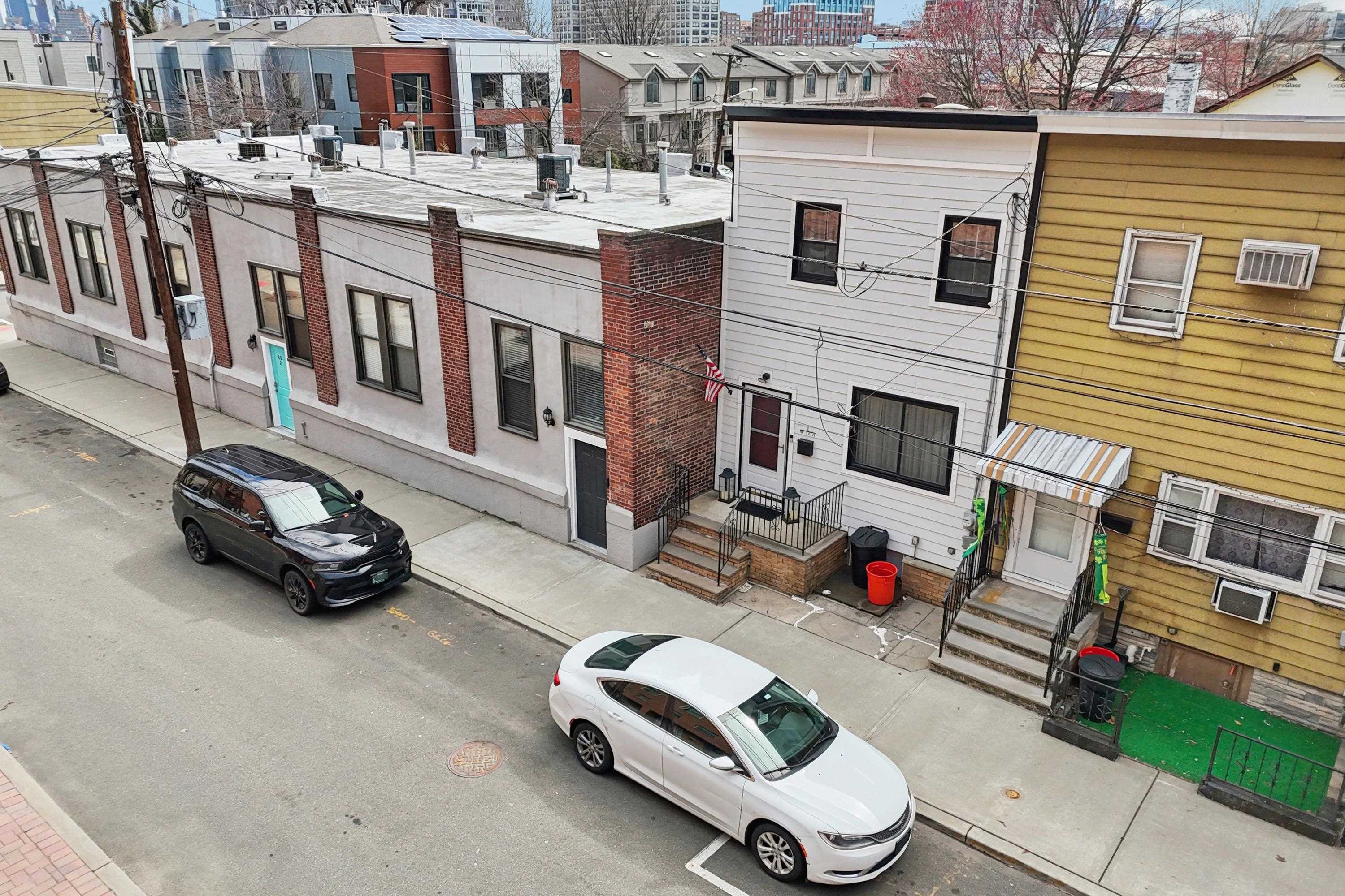 40 WEST 19TH ST Unit: 3