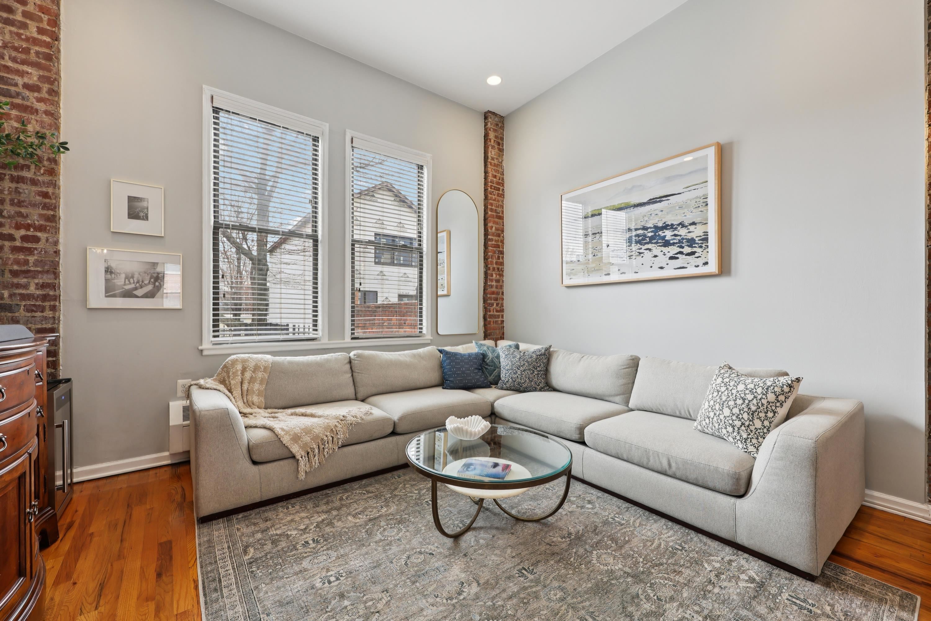 40 WEST 19TH ST Unit: 3