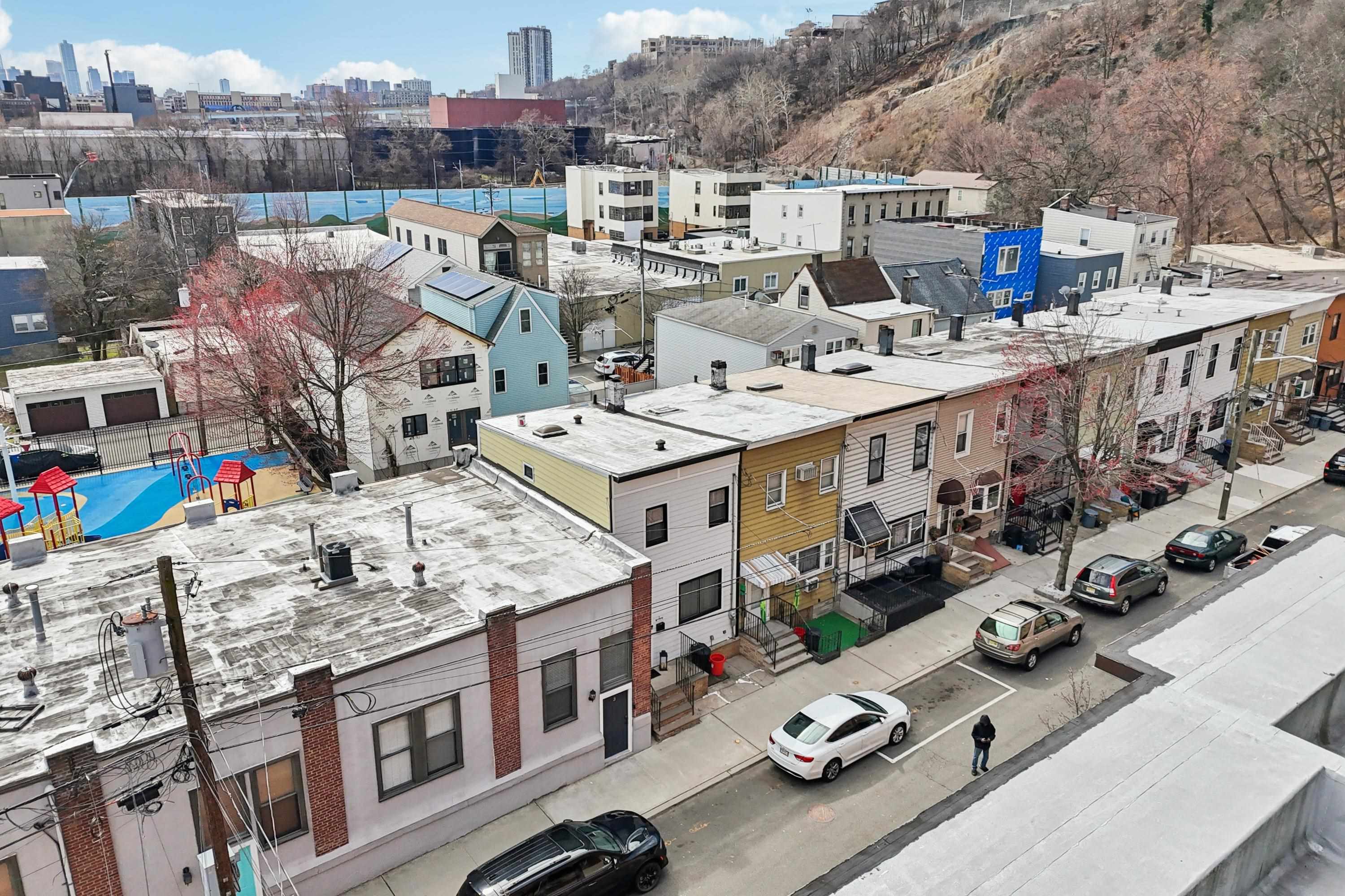 40 WEST 19TH ST Unit: 3