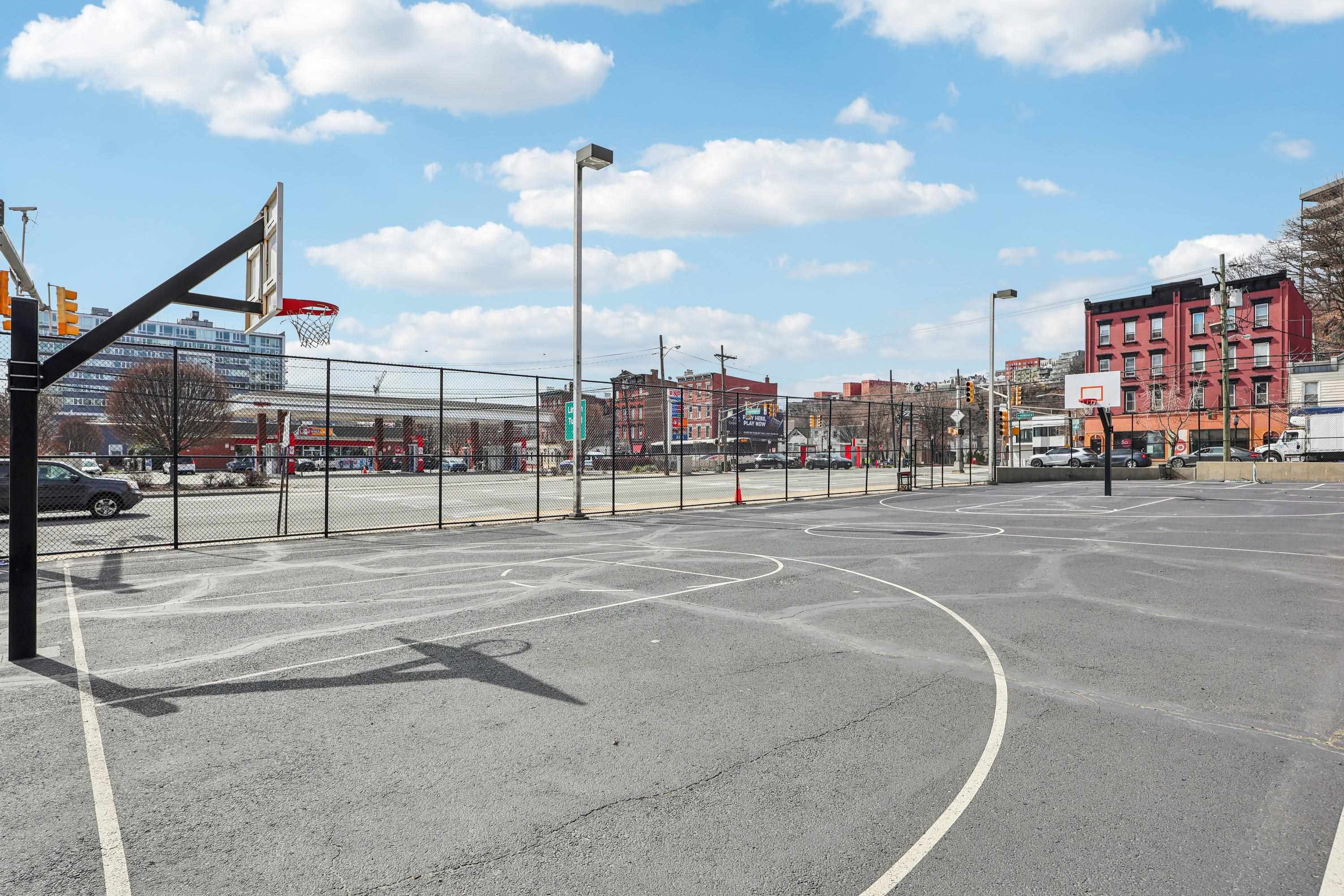 40 WEST 19TH ST Unit: 3