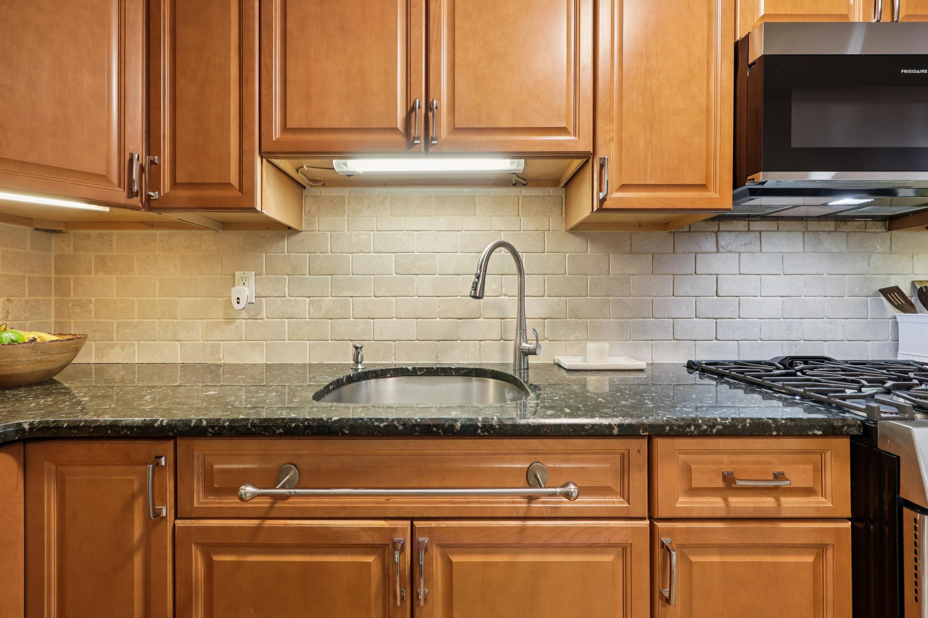 40 WEST 19TH ST Unit: 3