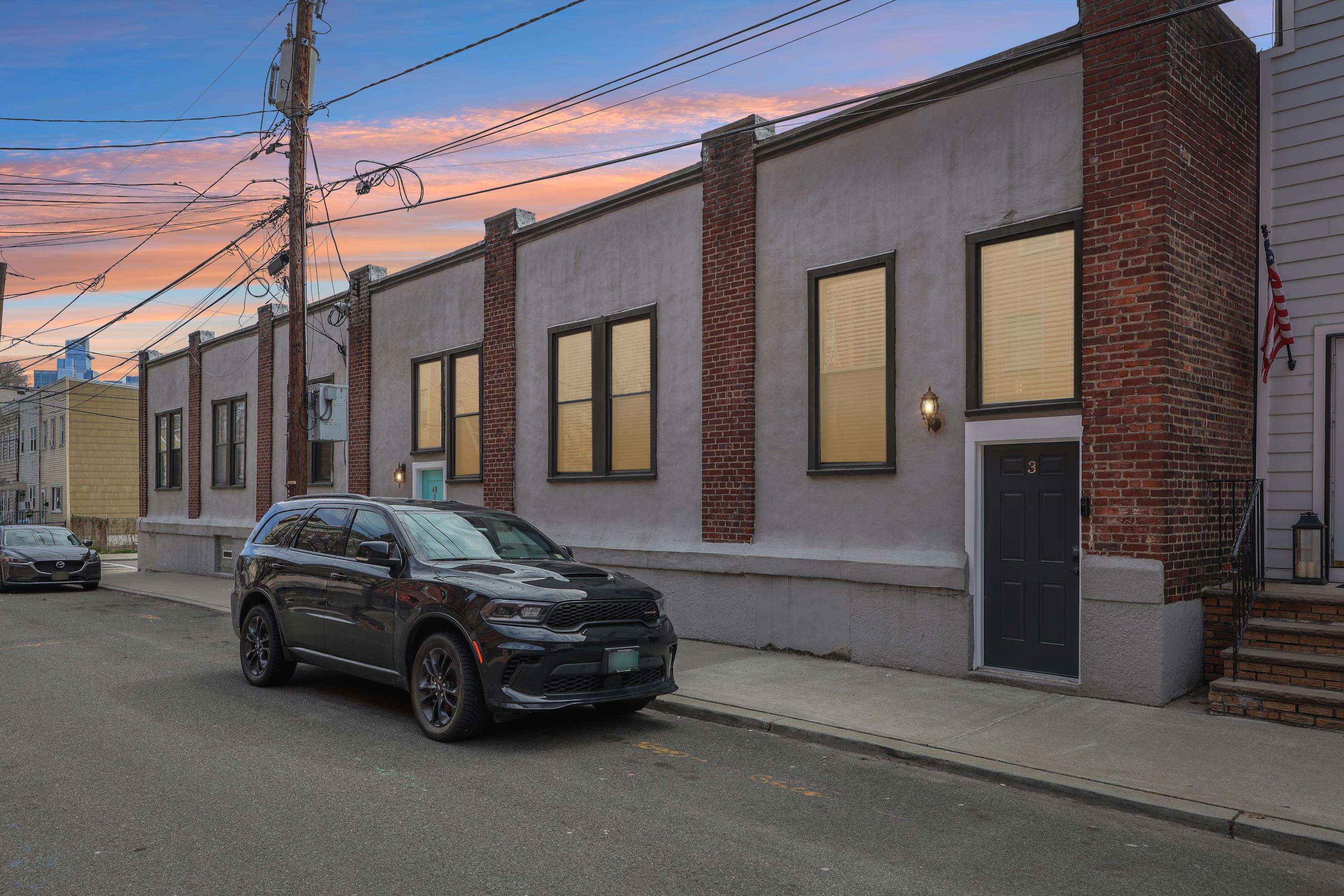 40 WEST 19TH ST Unit: 3