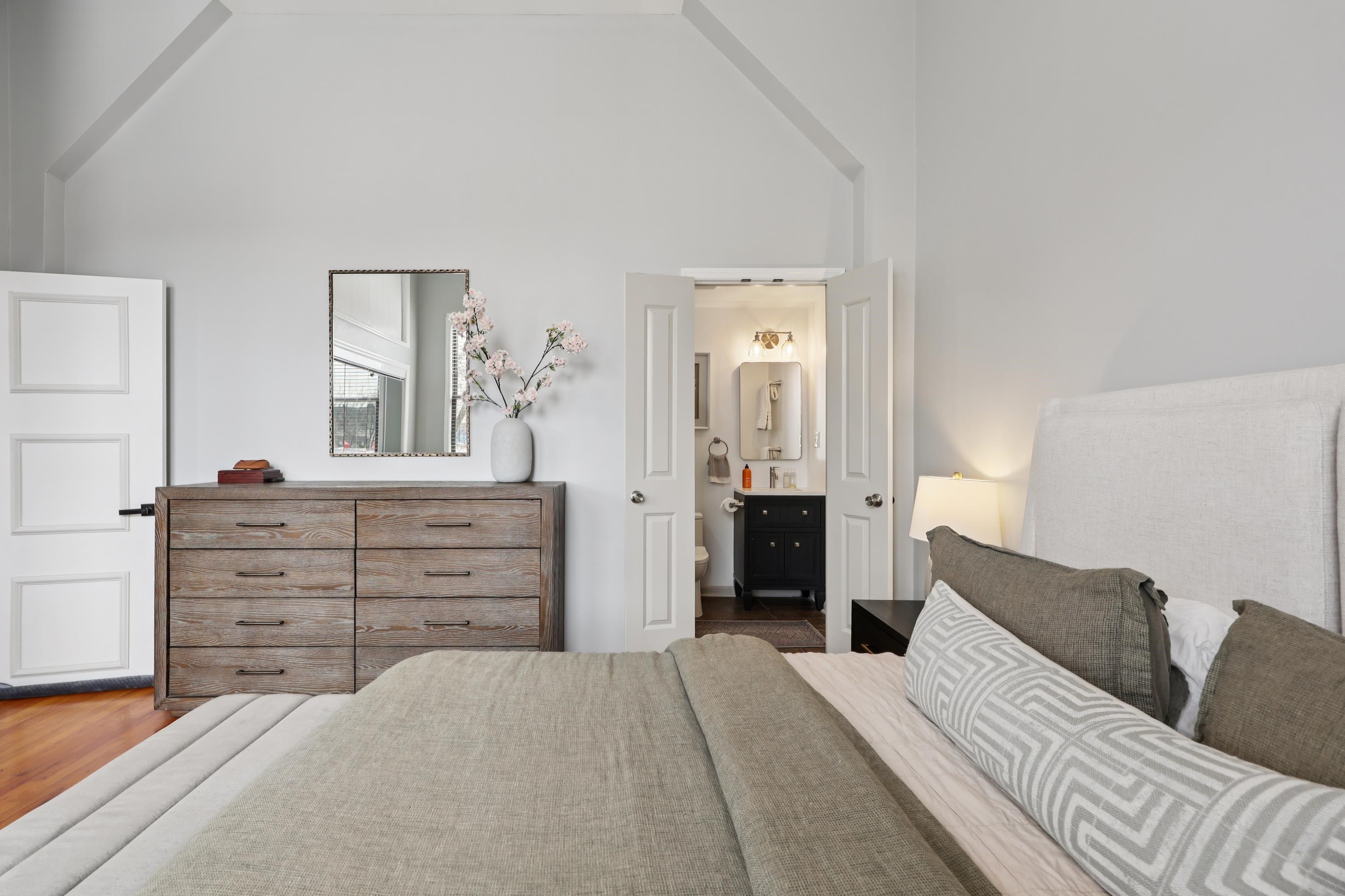 40 WEST 19TH ST Unit: 3