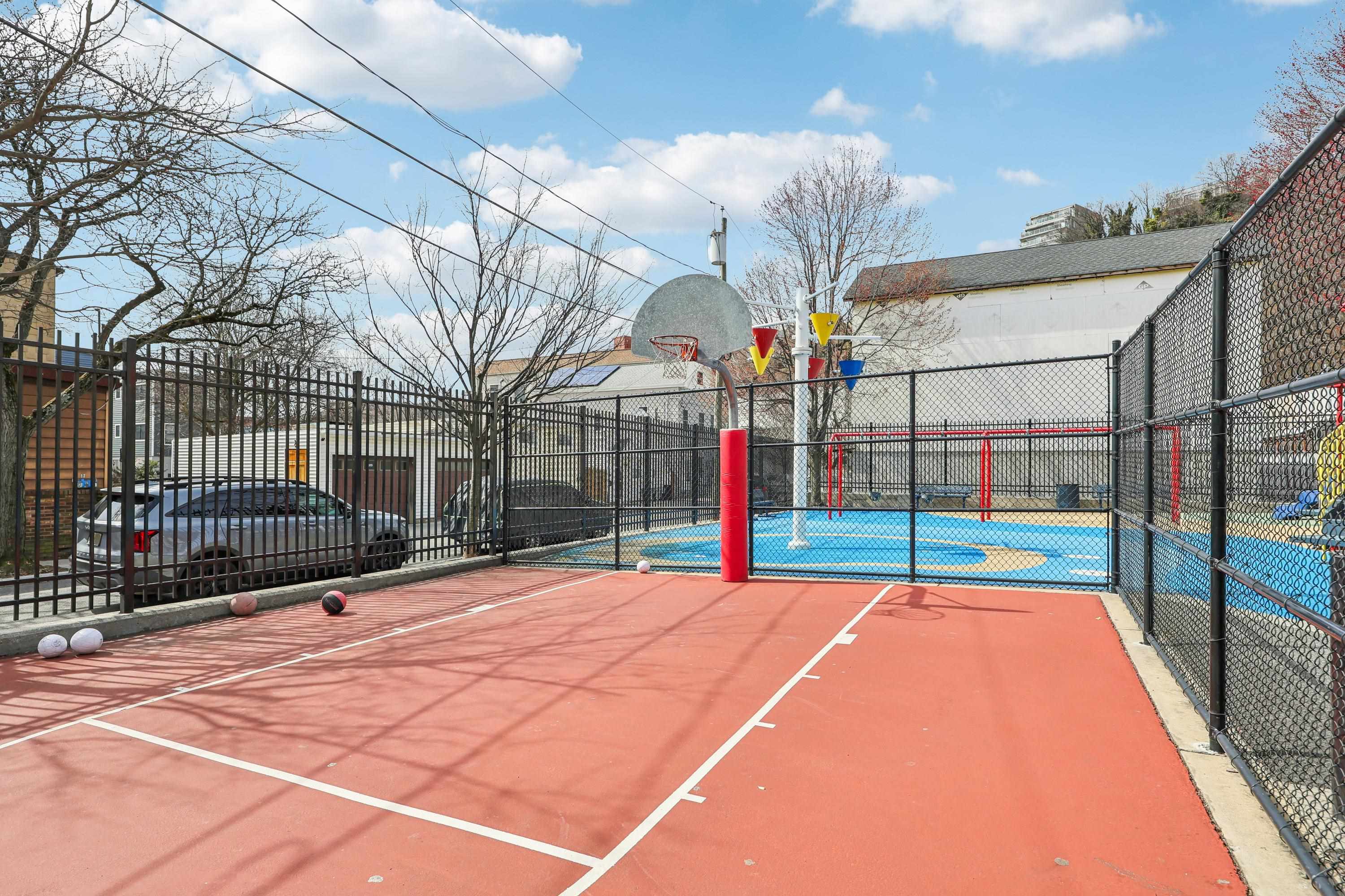 40 WEST 19TH ST Unit: 3