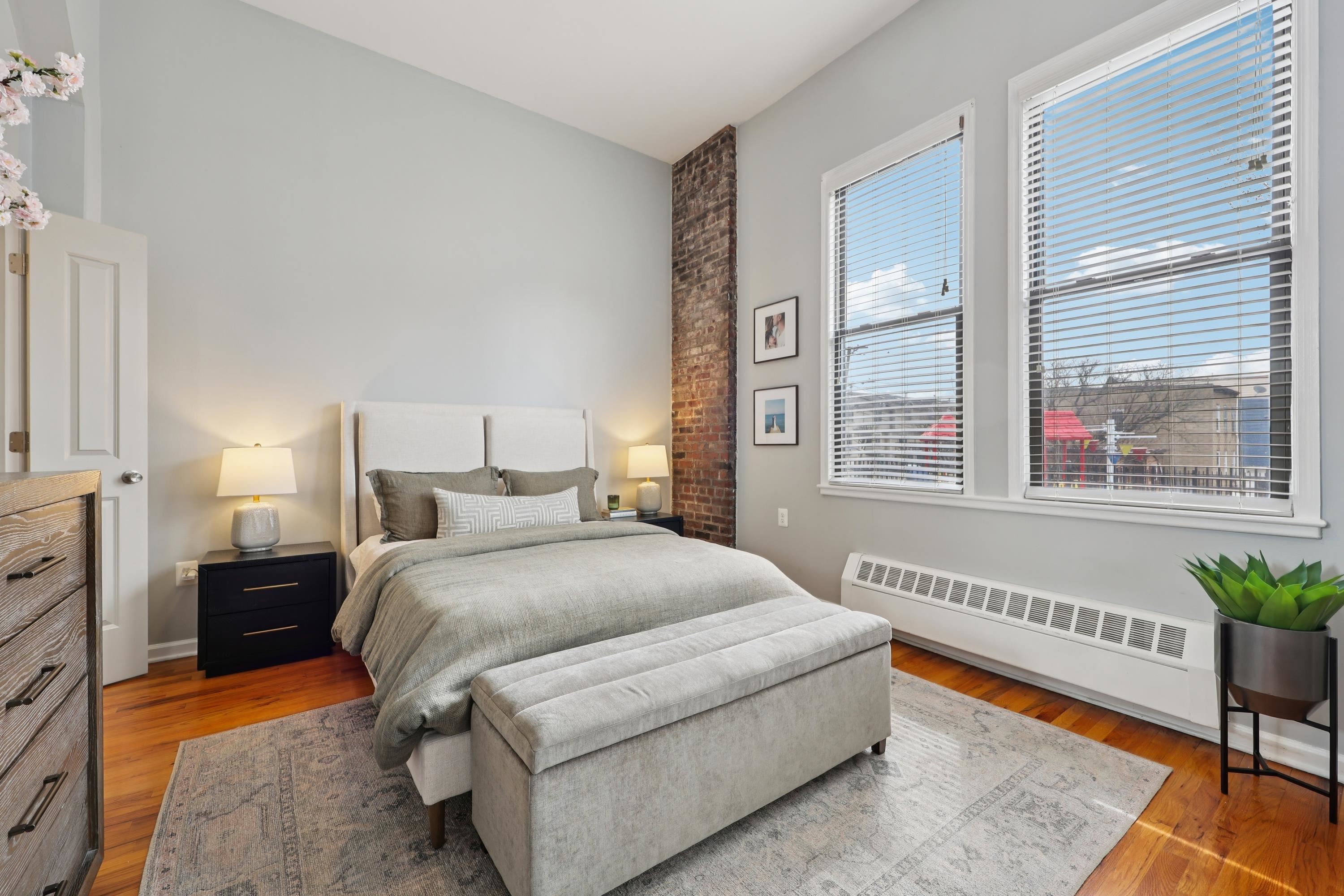 40 WEST 19TH ST Unit: 3