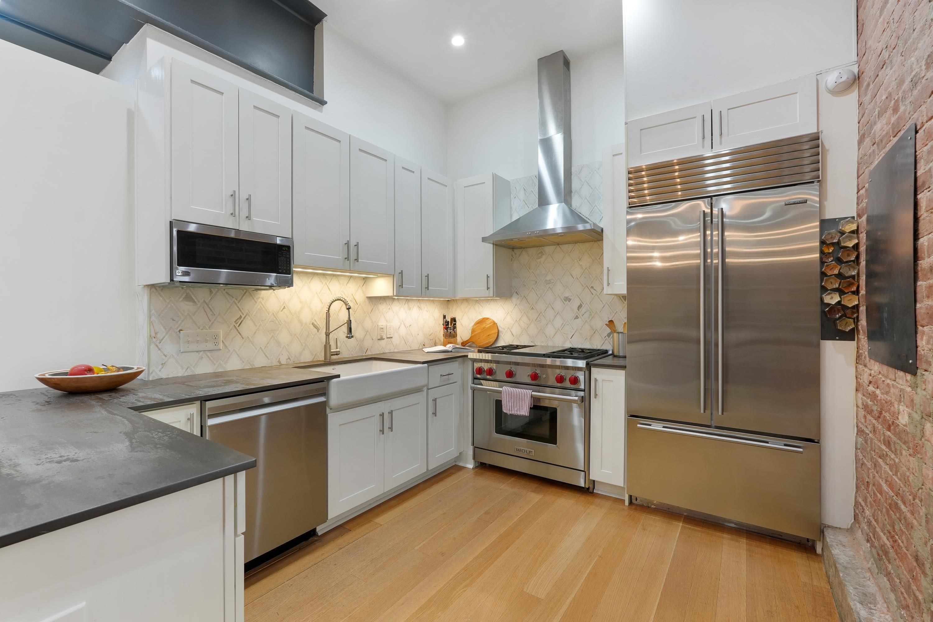 260 1ST ST Unit: 1B