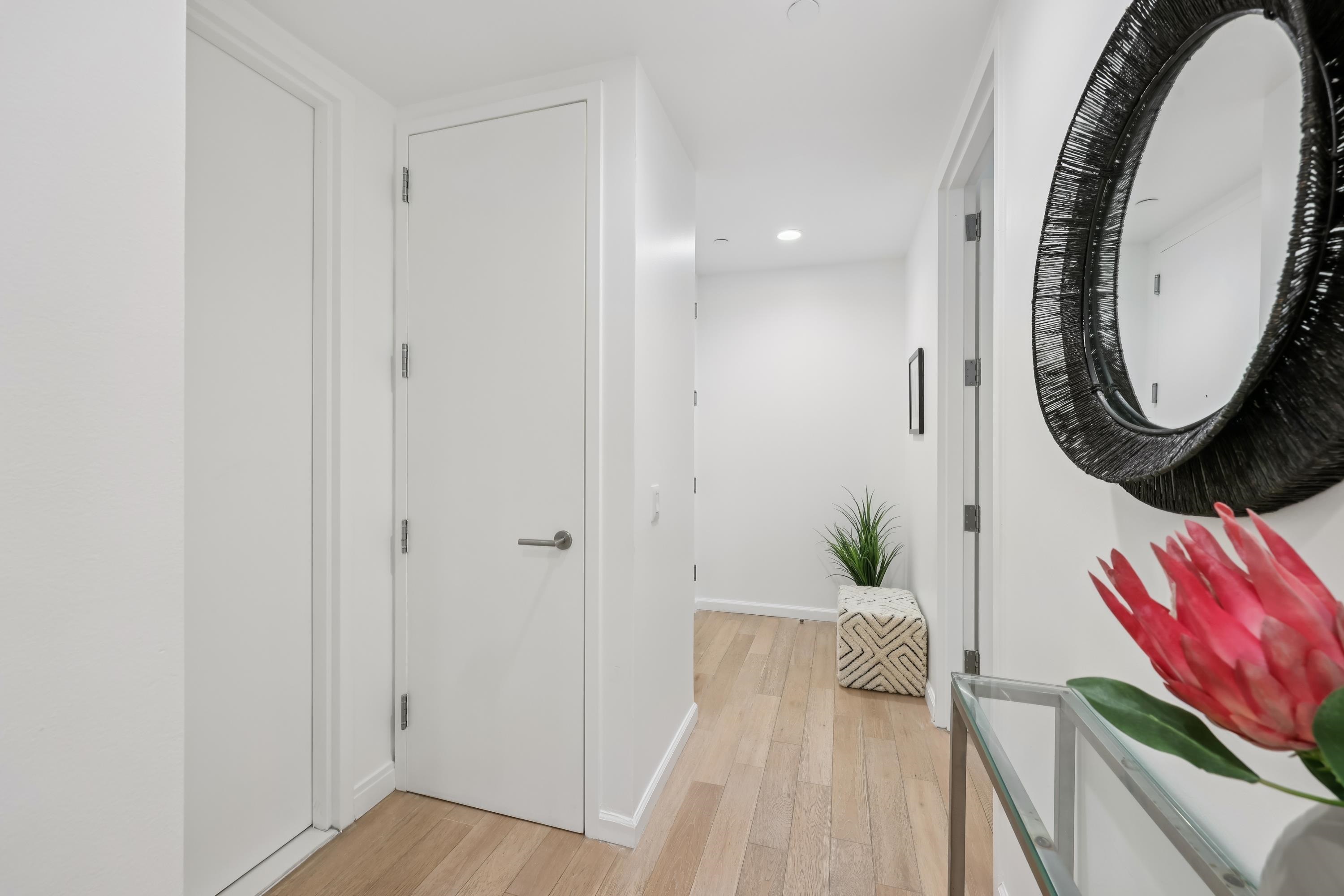160 1ST ST Unit: 1013
