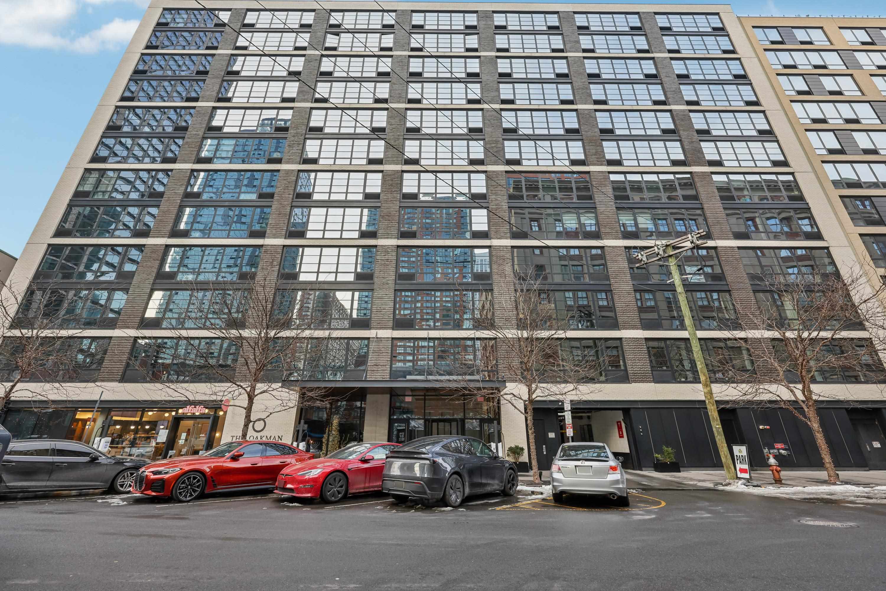 160 1ST ST Unit: 1013