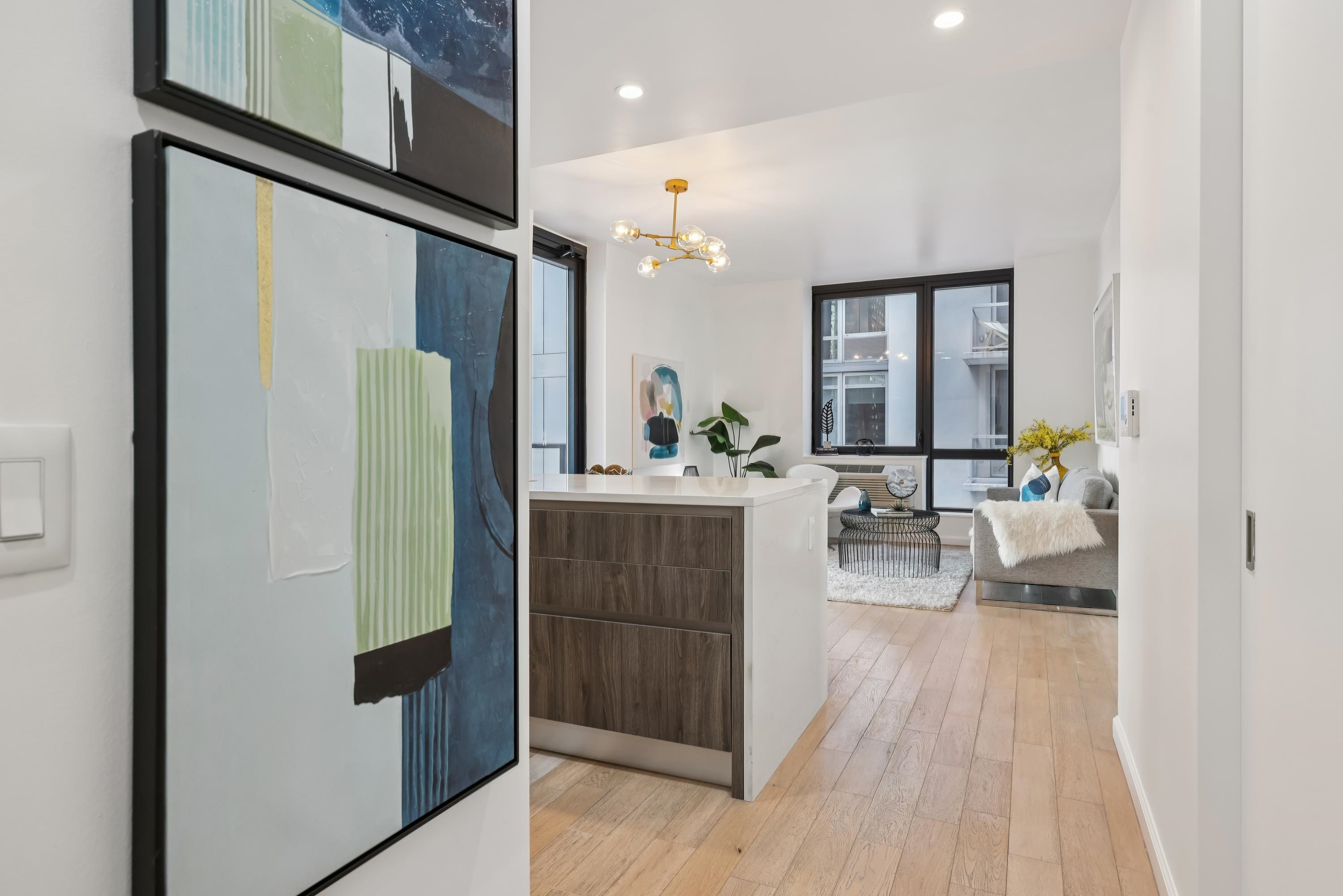 160 1ST ST Unit: 1013