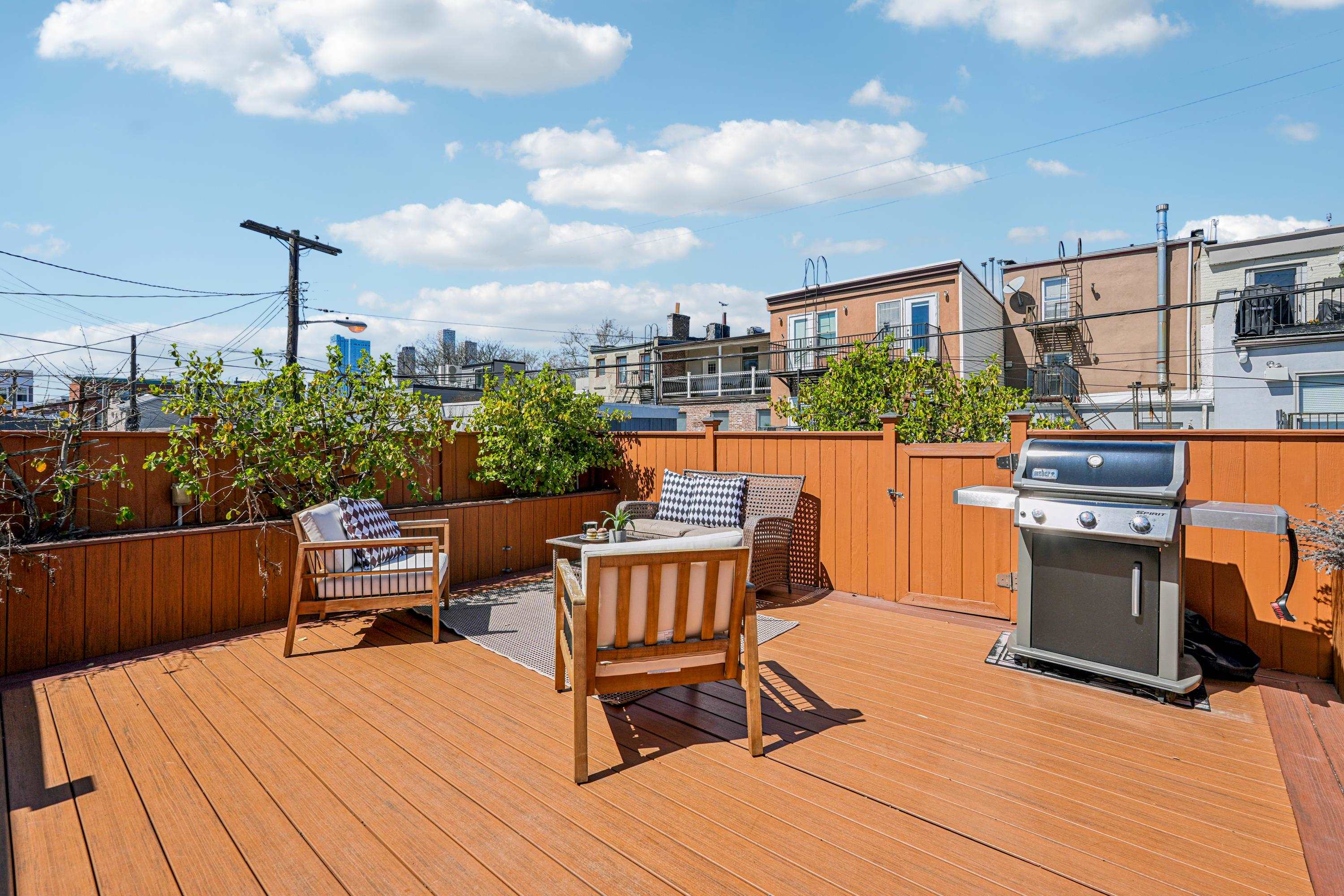 274 4TH ST