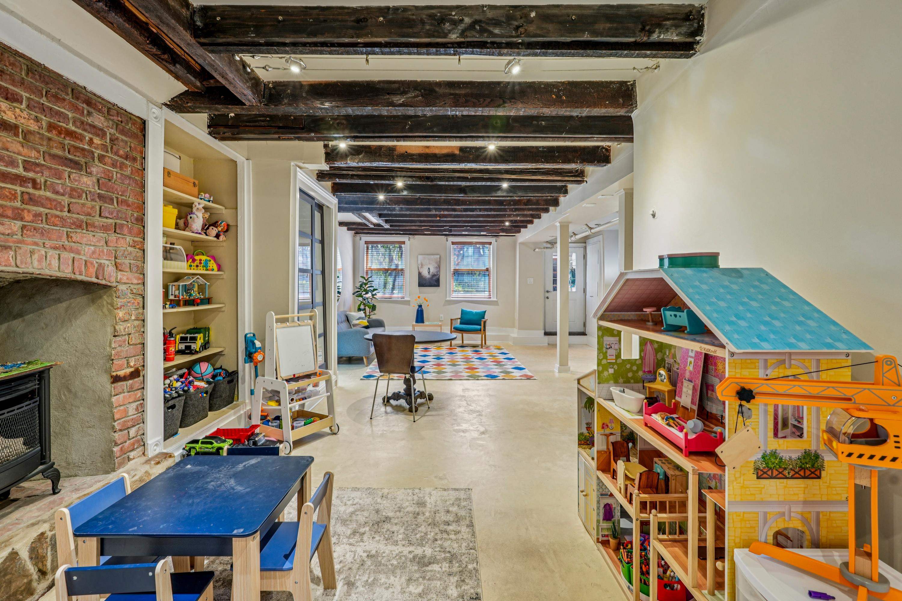 274 4TH ST