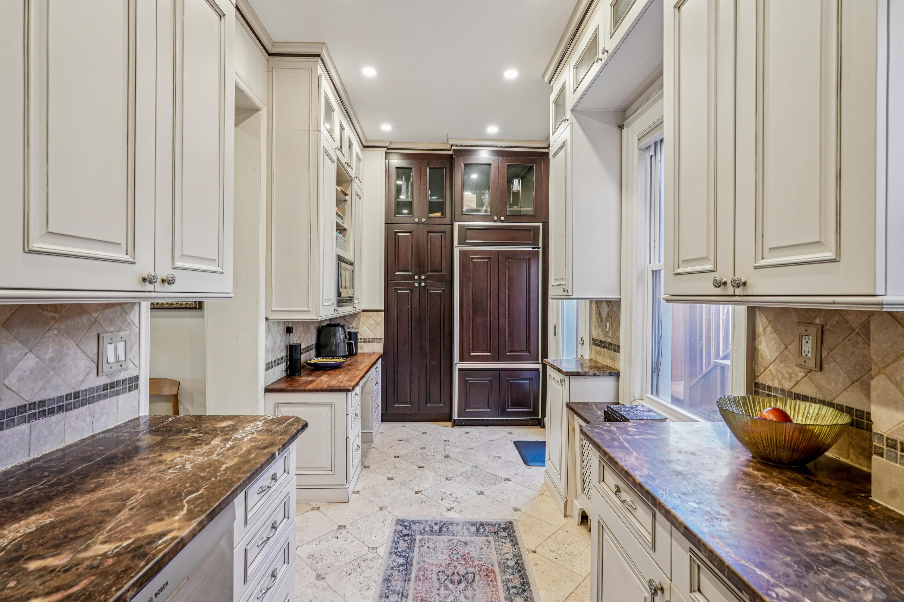 274 4TH ST