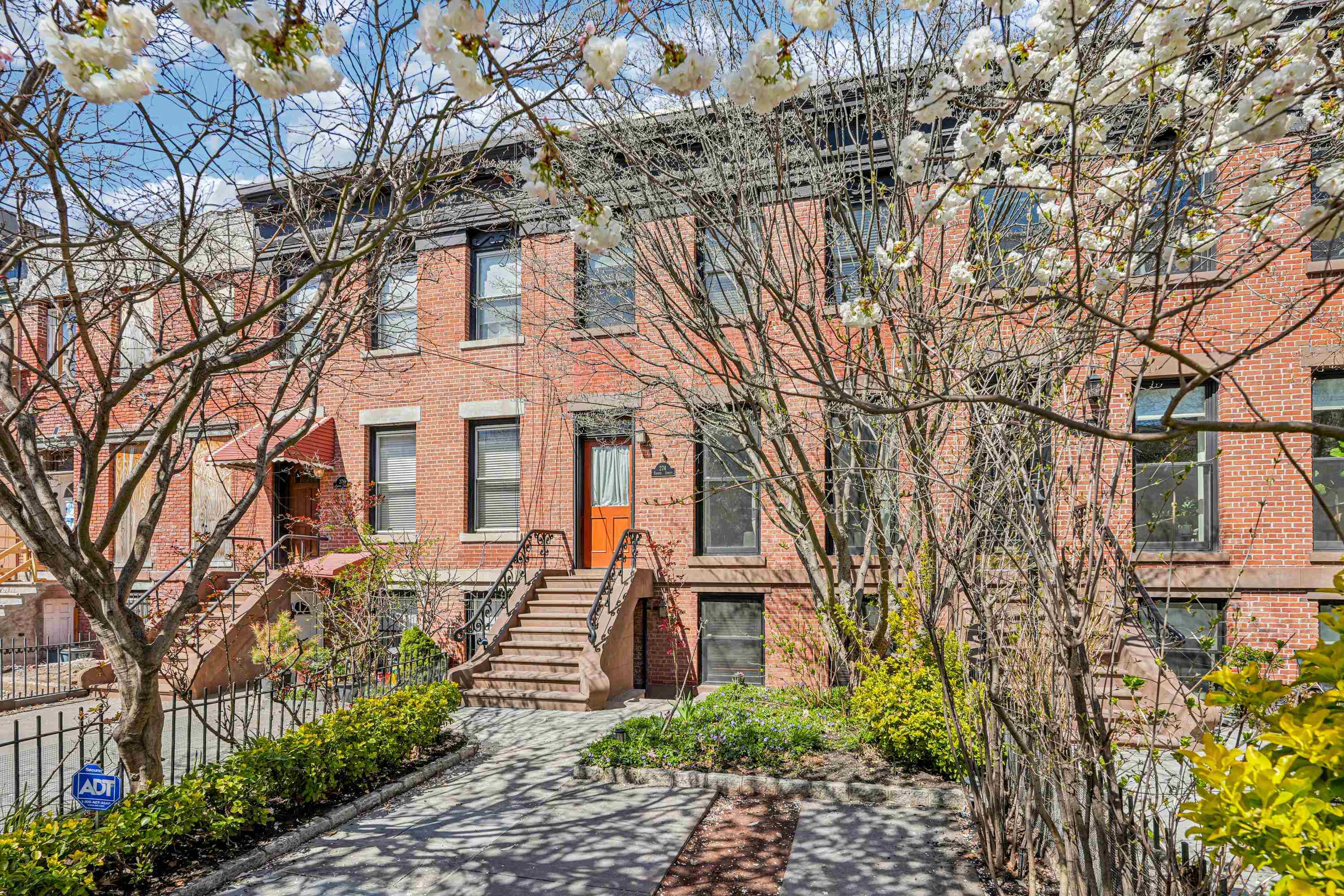 274 4TH ST