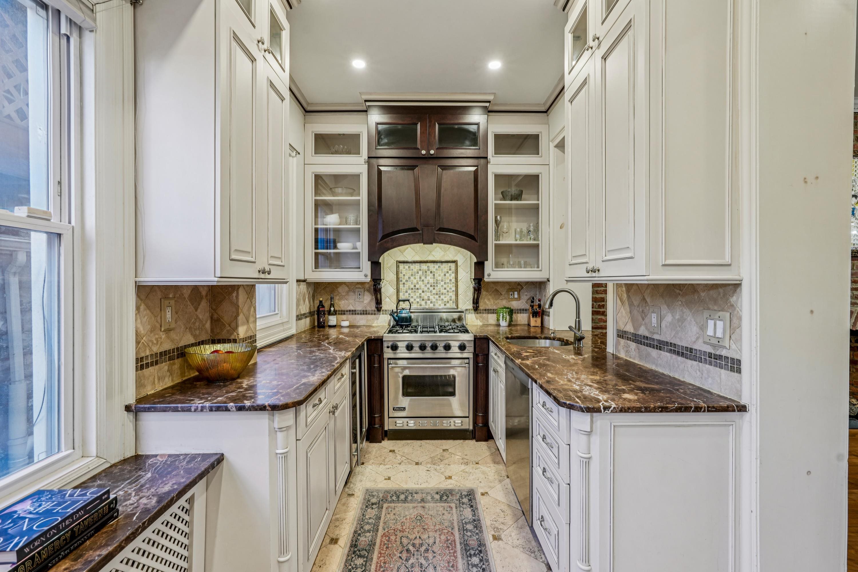 274 4TH ST