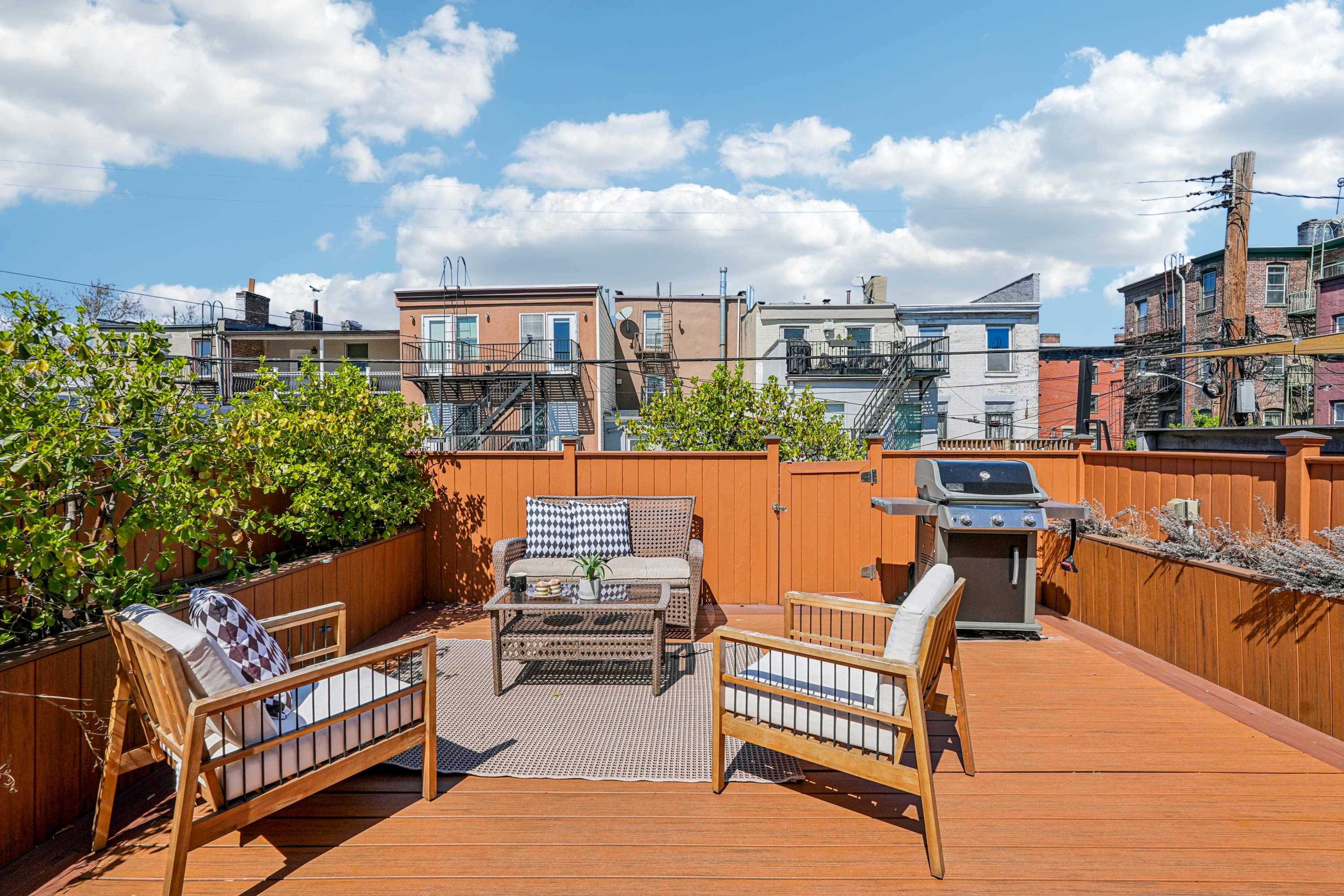 274 4TH ST