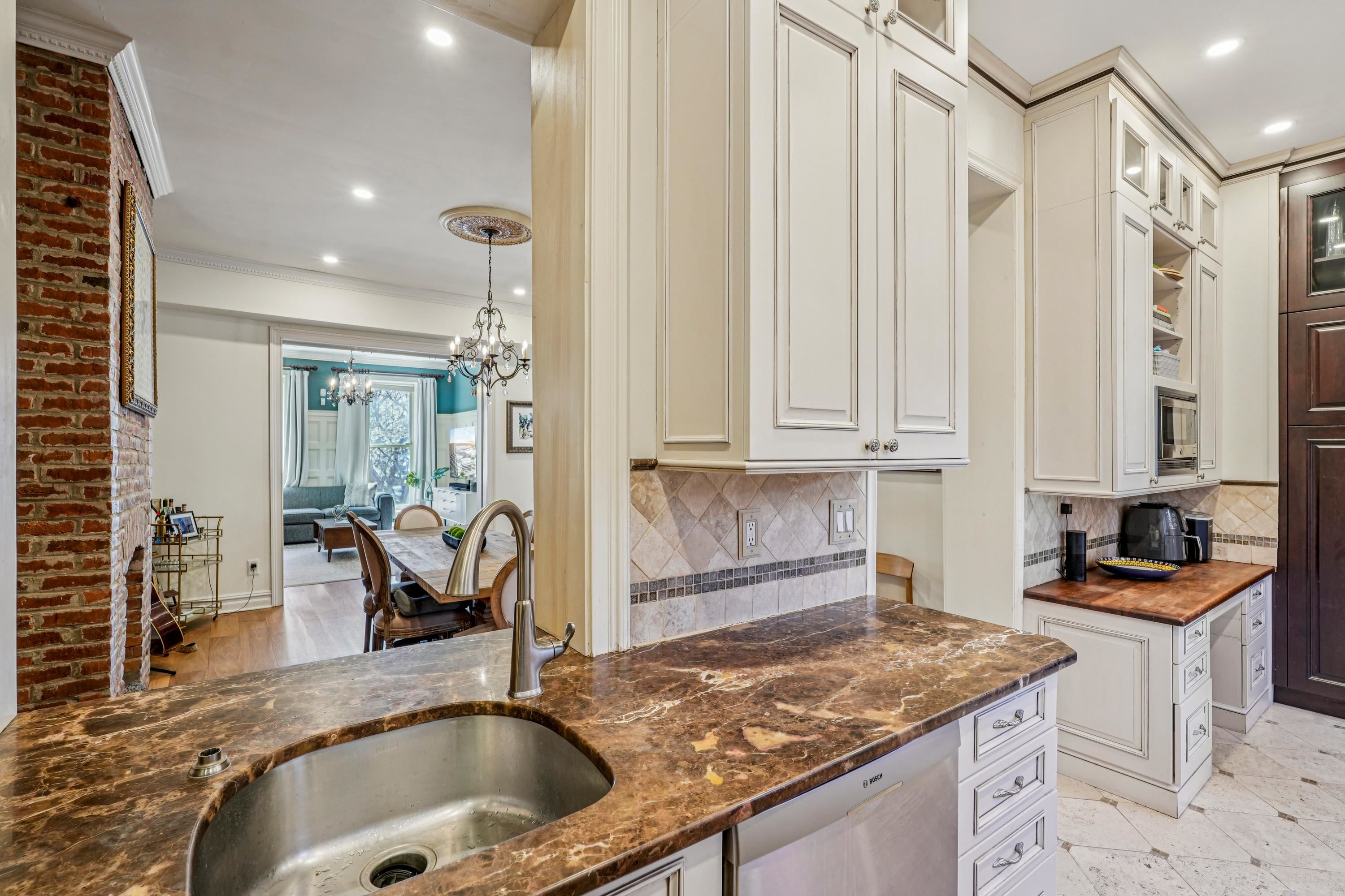 274 4TH ST