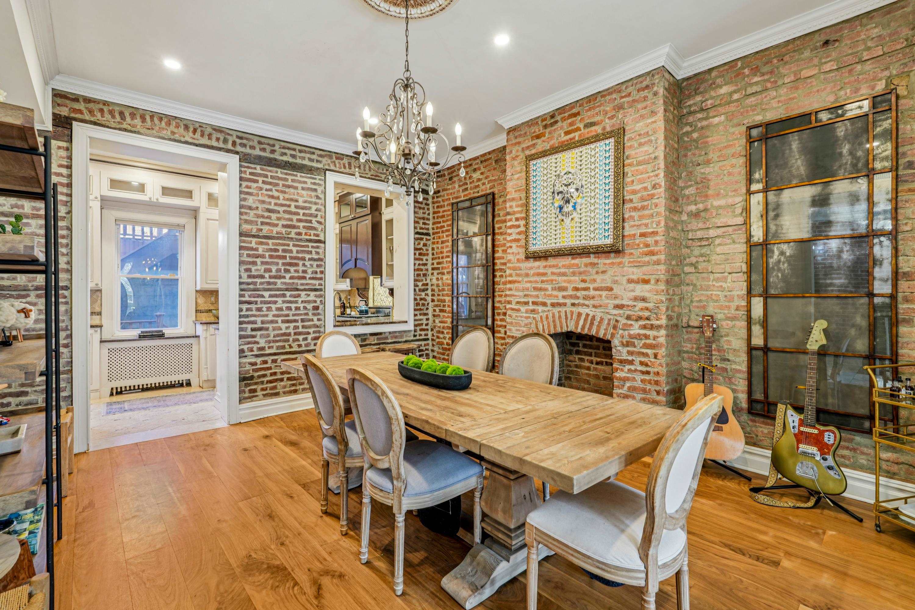 274 4TH ST