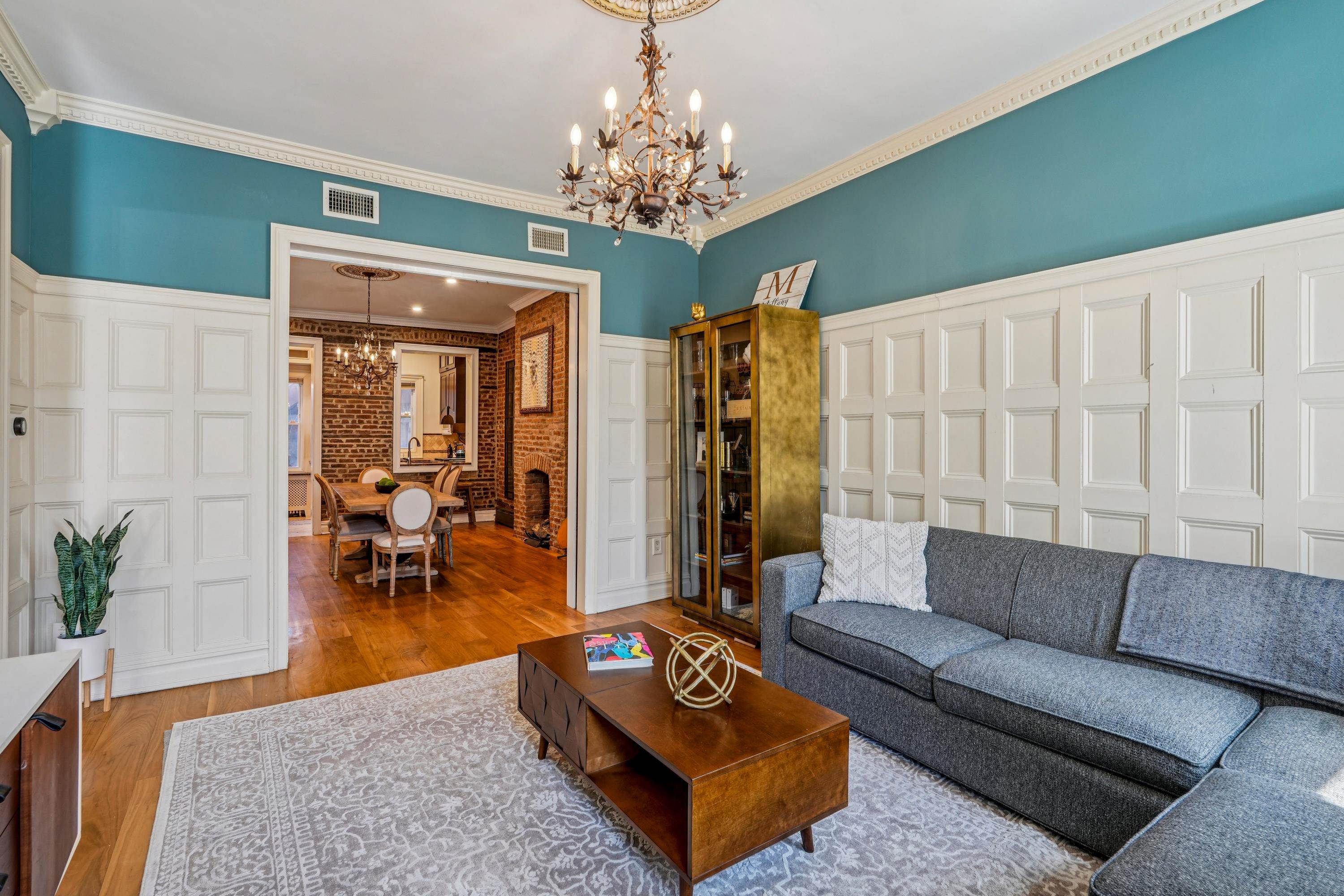 274 4TH ST