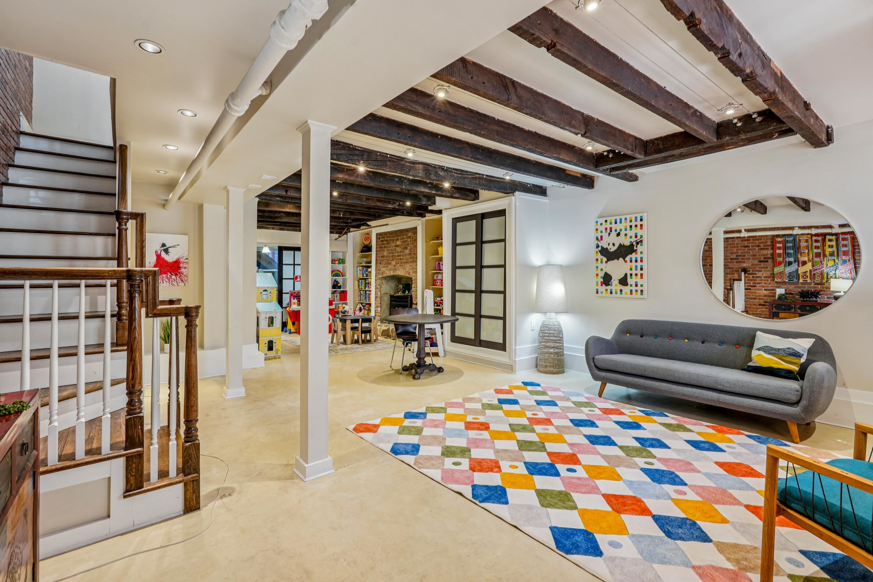 274 4TH ST