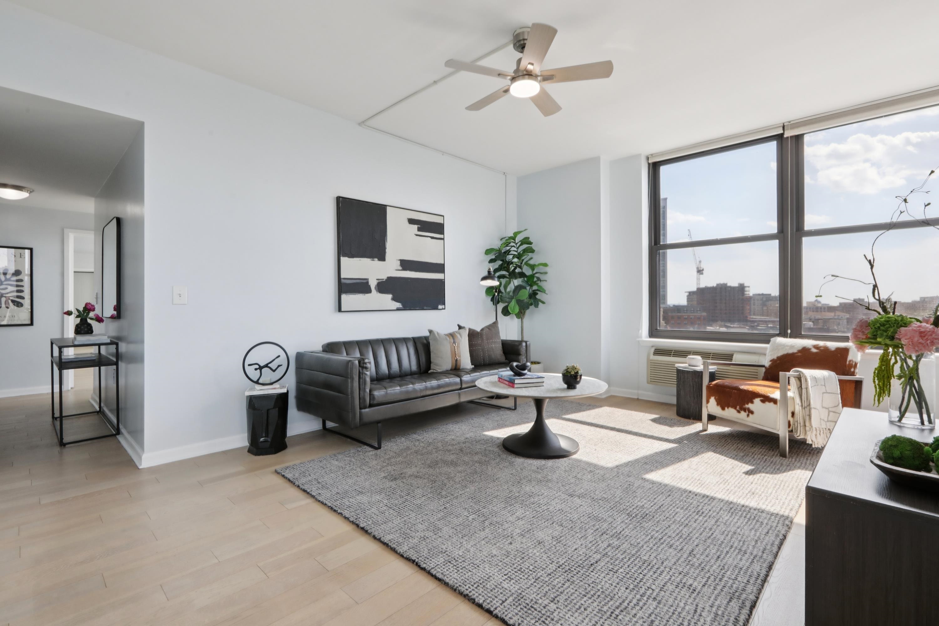 102 CHRISTOPHER COLUMBUS DR Unit: 904