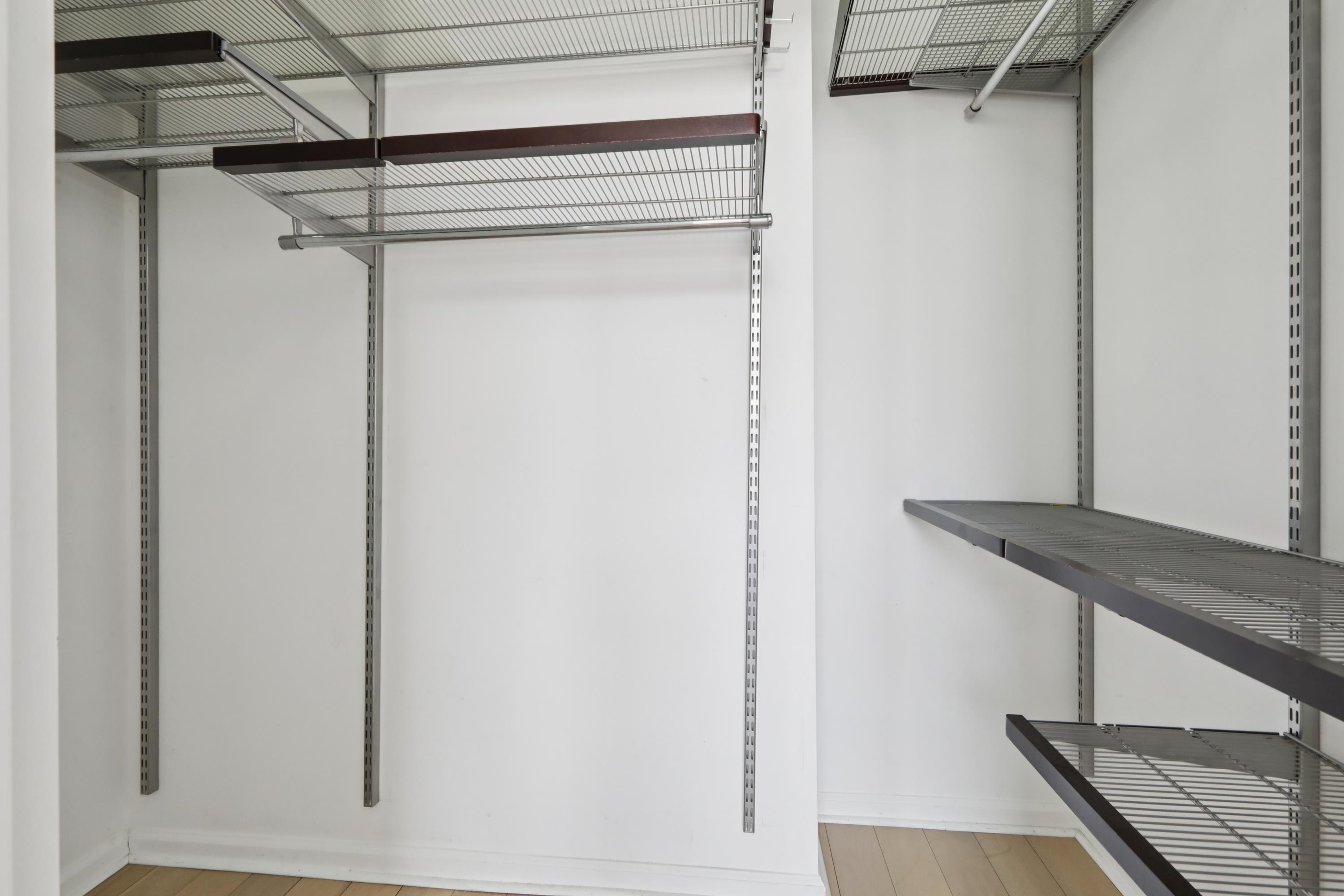 102 CHRISTOPHER COLUMBUS DR Unit: 904