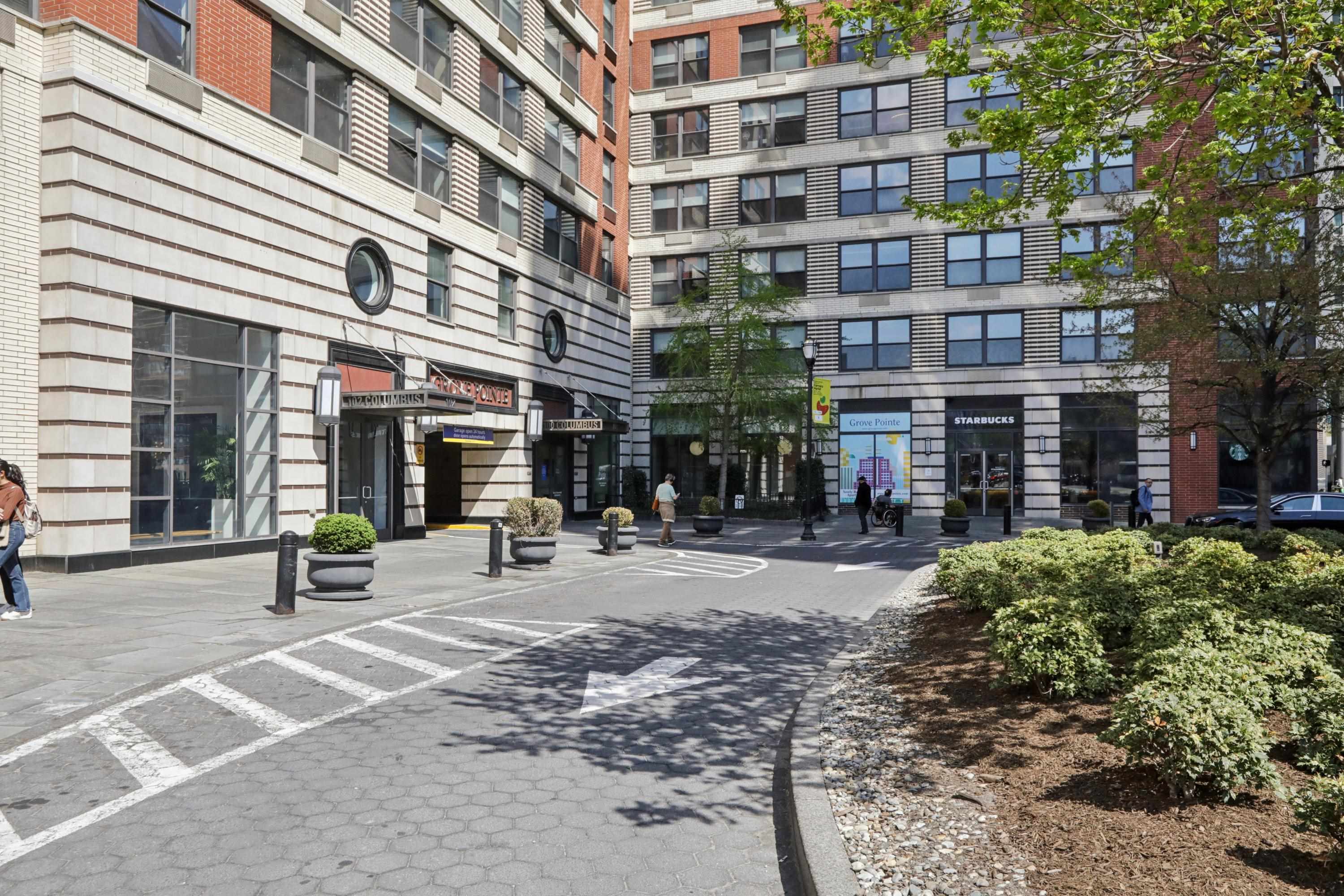 102 CHRISTOPHER COLUMBUS DR Unit: 904