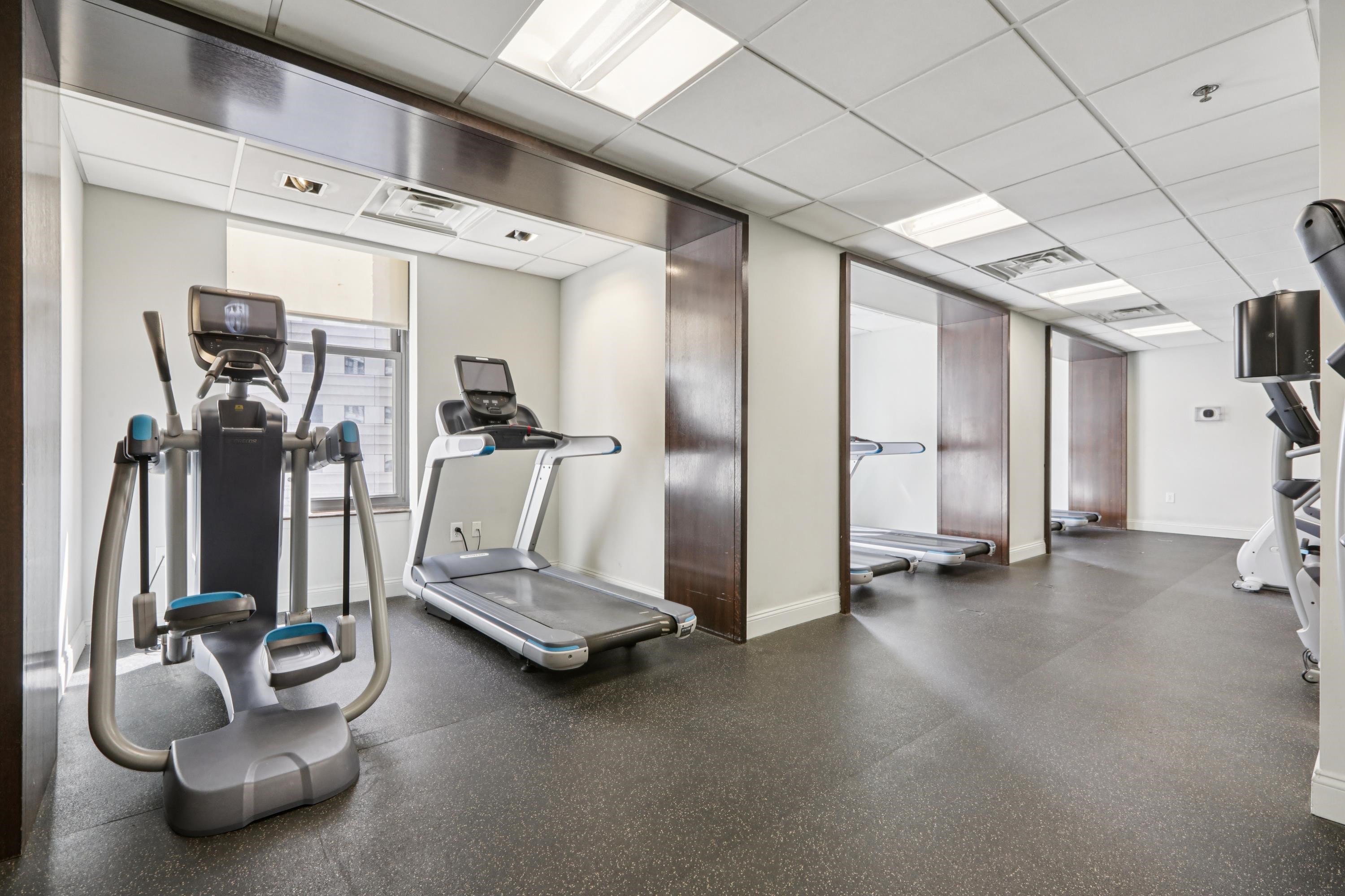 102 CHRISTOPHER COLUMBUS DR Unit: 904