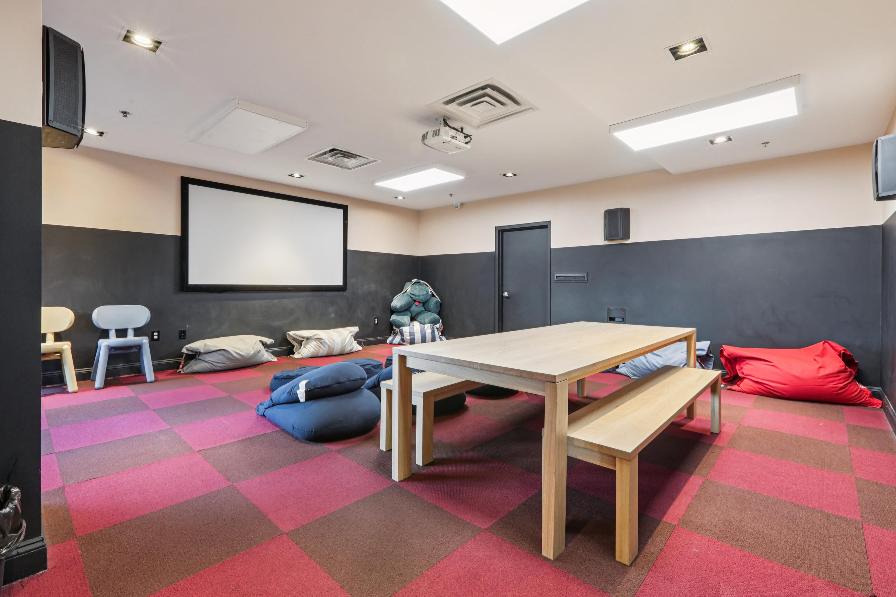 102 CHRISTOPHER COLUMBUS DR Unit: 904