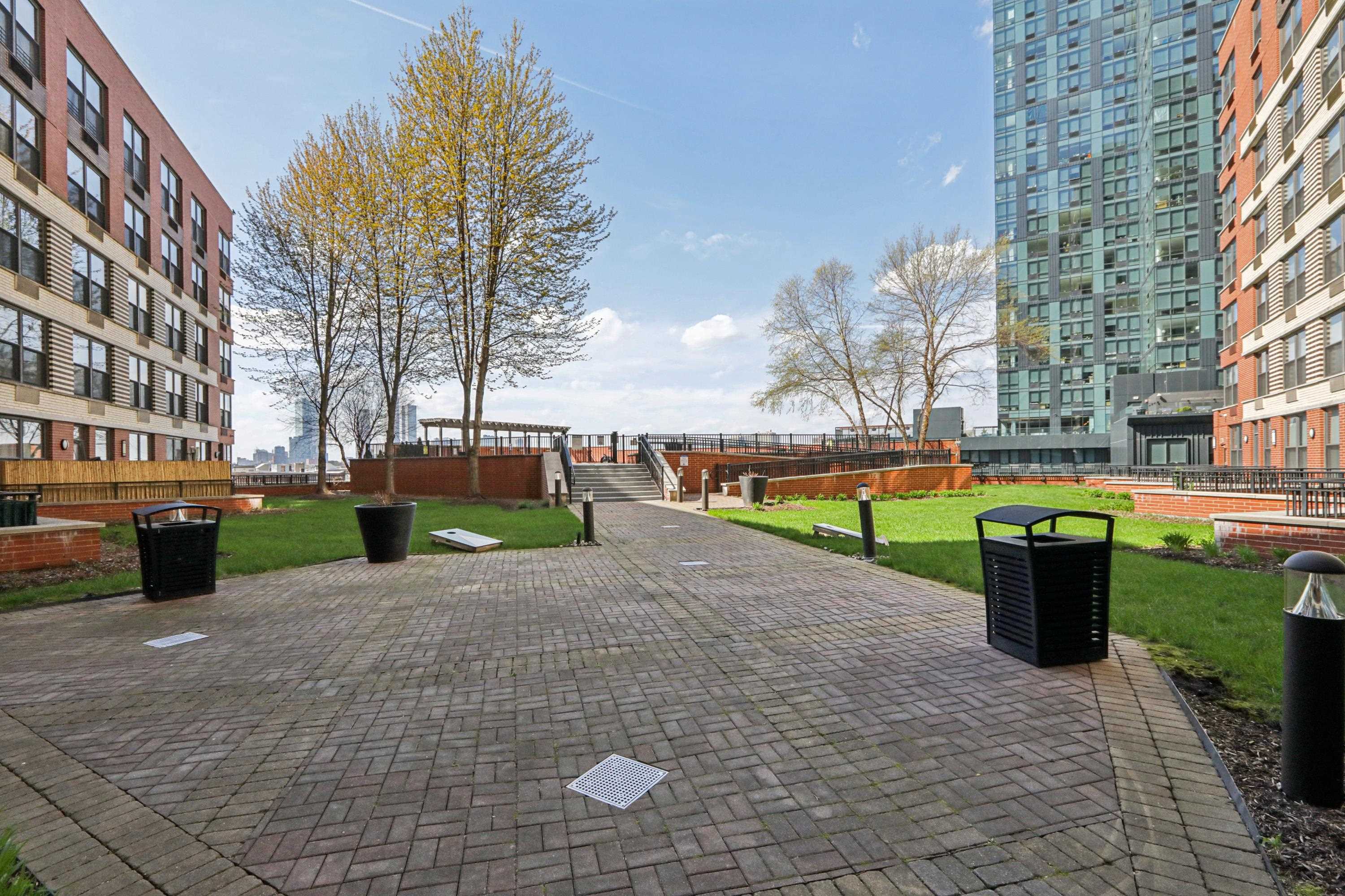 102 CHRISTOPHER COLUMBUS DR Unit: 904