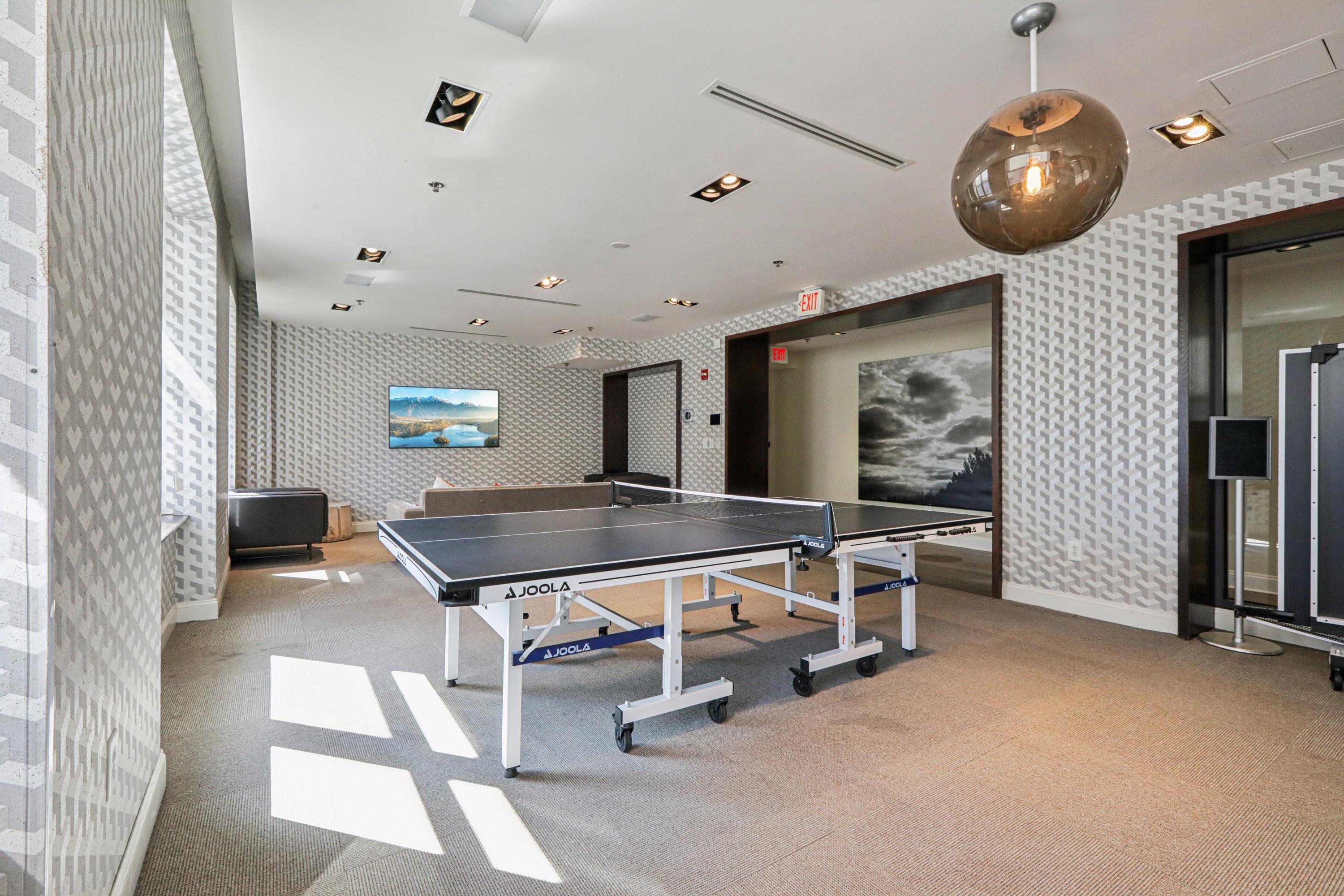 102 CHRISTOPHER COLUMBUS DR Unit: 904