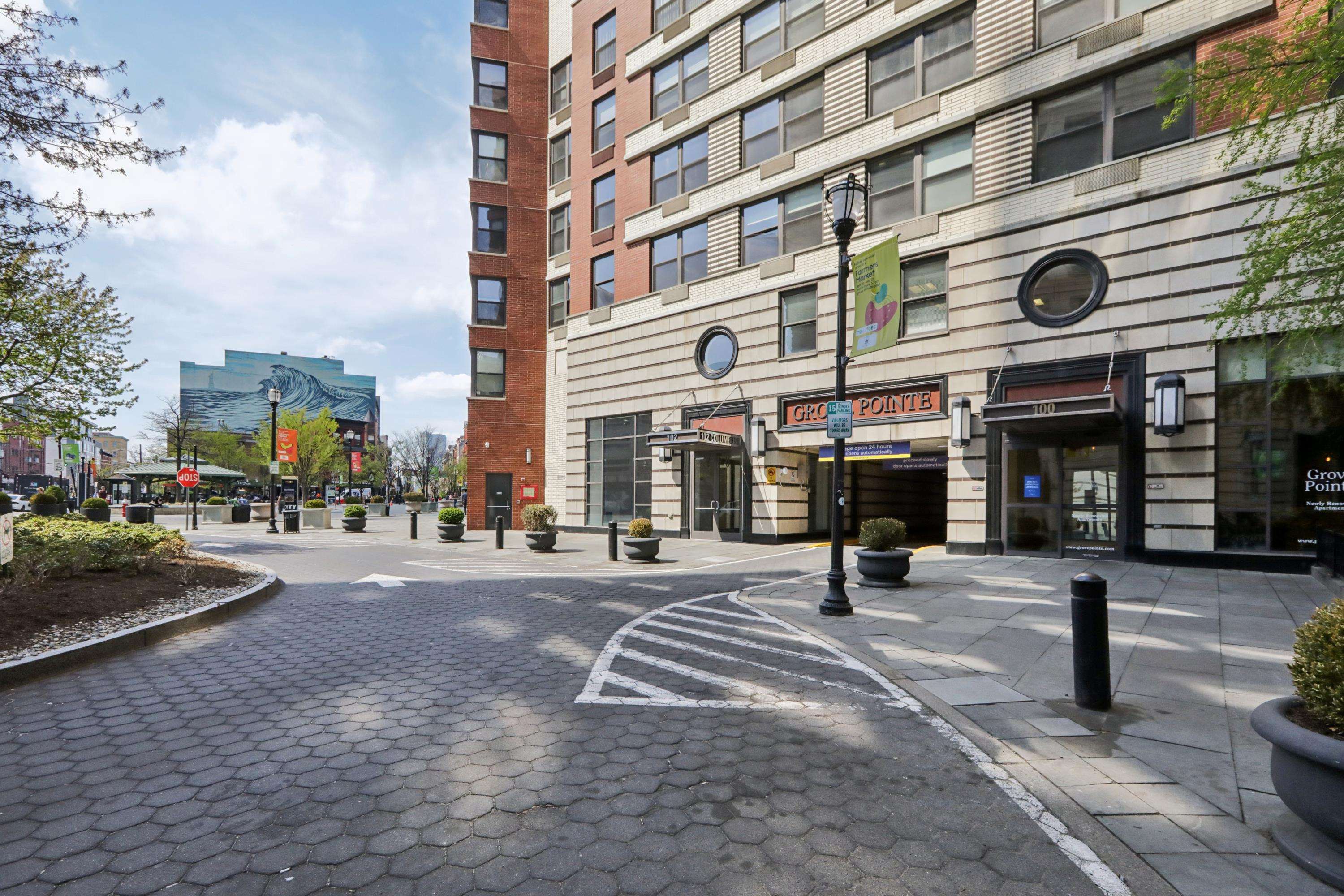 102 CHRISTOPHER COLUMBUS DR Unit: 904