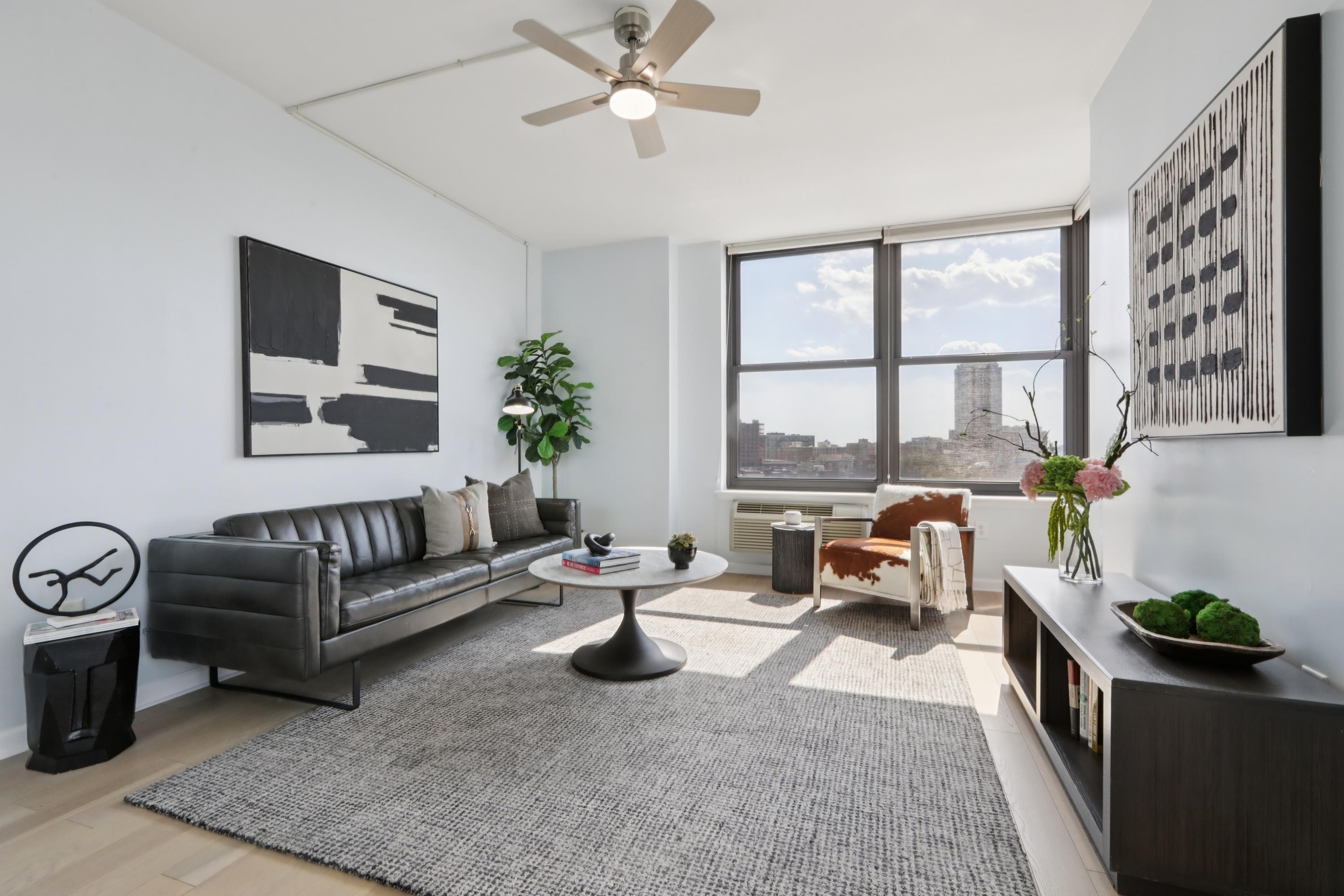 102 CHRISTOPHER COLUMBUS DR Unit: 904