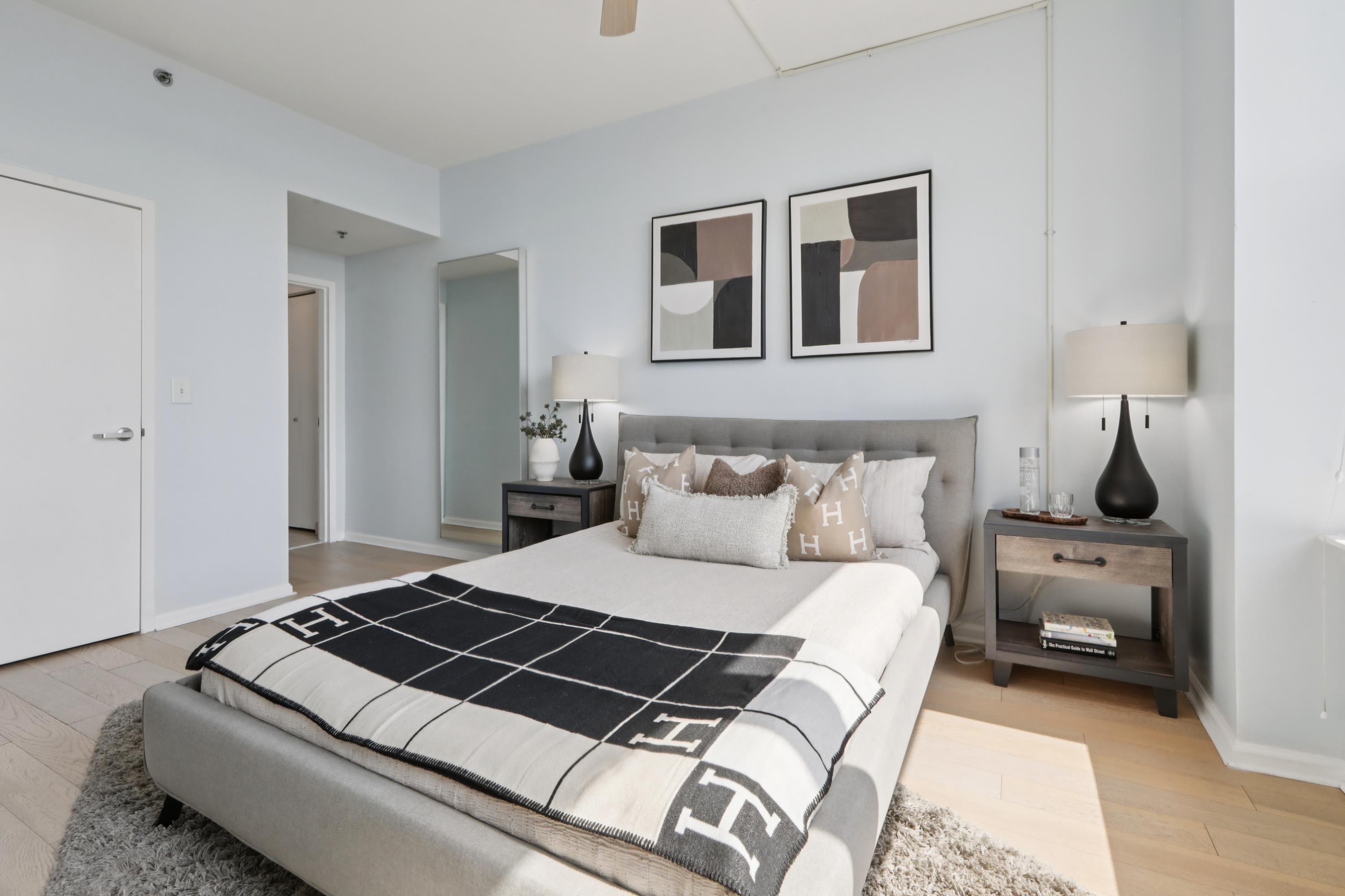 102 CHRISTOPHER COLUMBUS DR Unit: 904