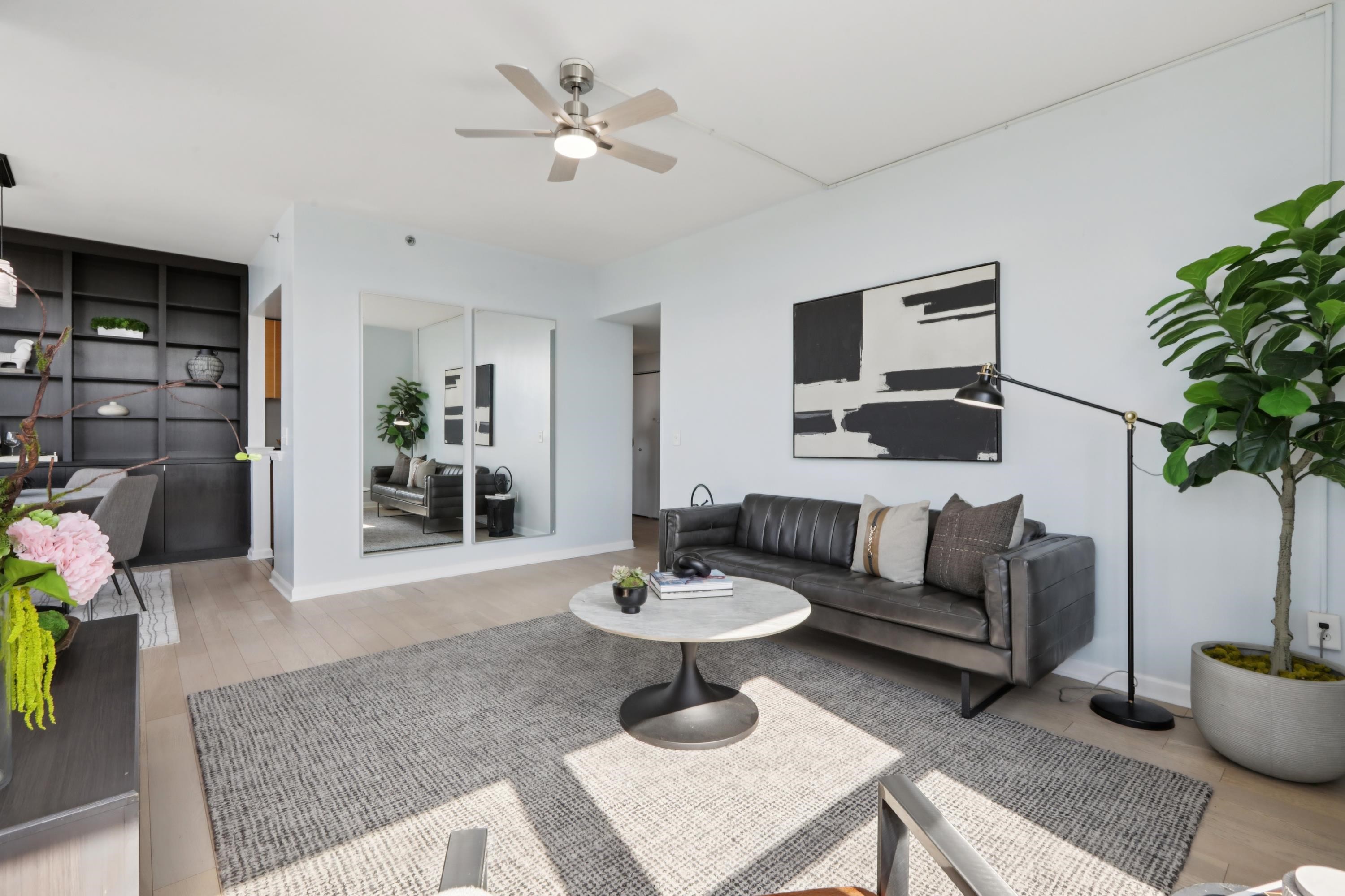 102 CHRISTOPHER COLUMBUS DR Unit: 904