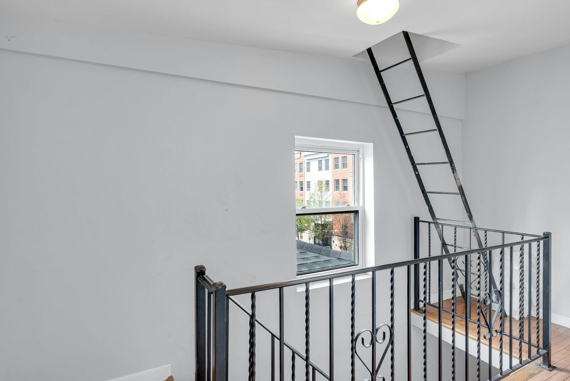 65 ST PAULS AVE Unit: 3