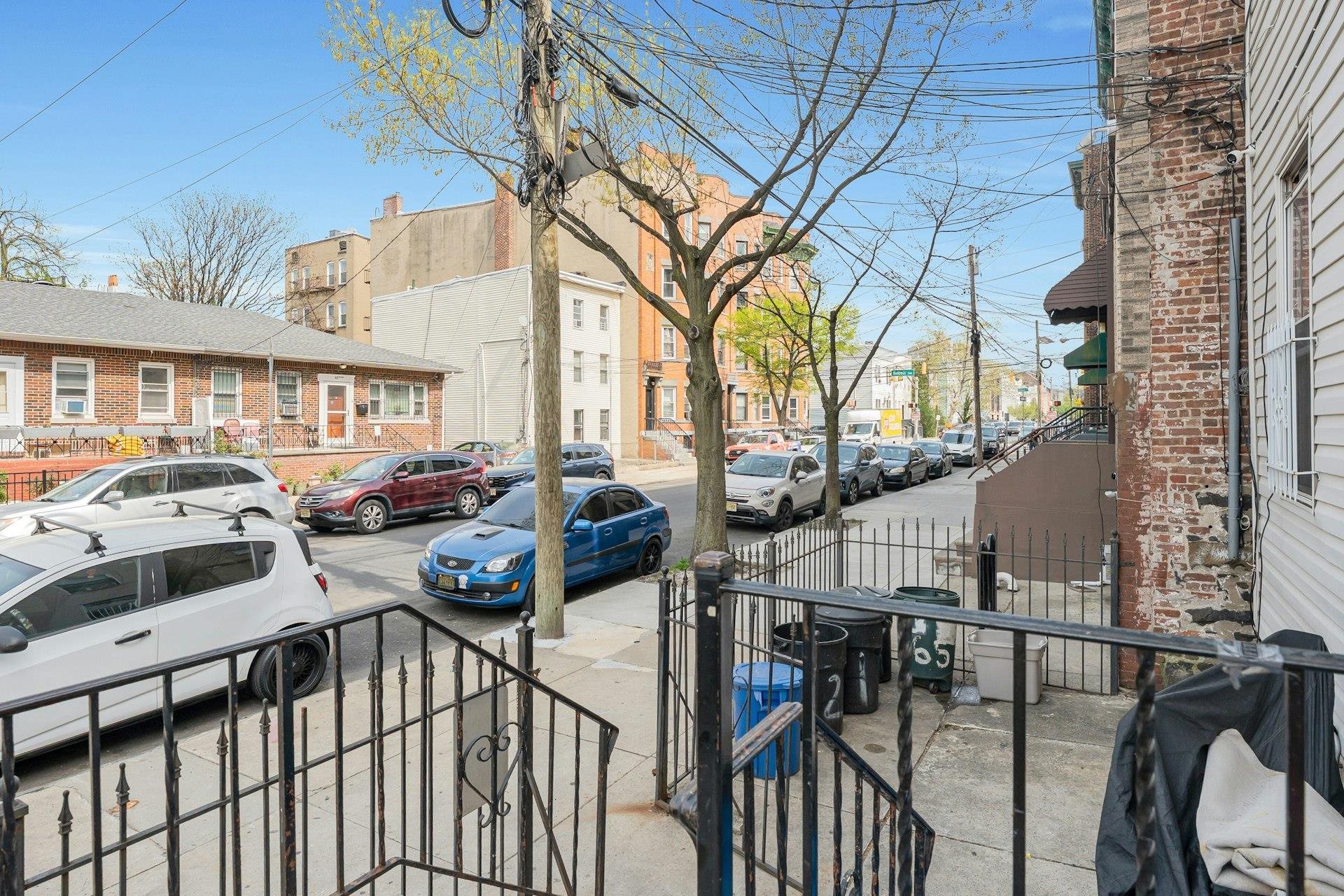 65 ST PAULS AVE Unit: 3