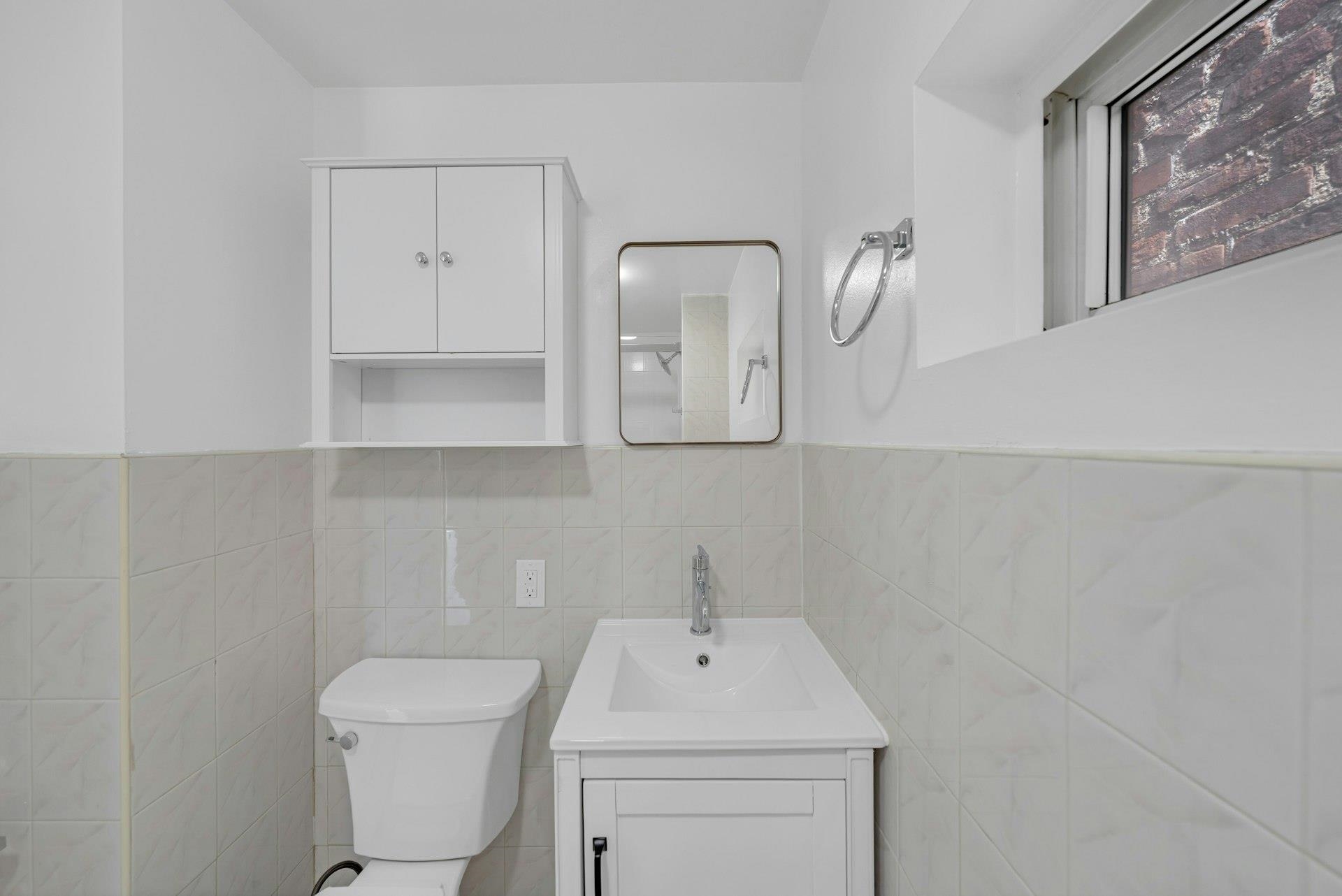 65 ST PAULS AVE Unit: 3